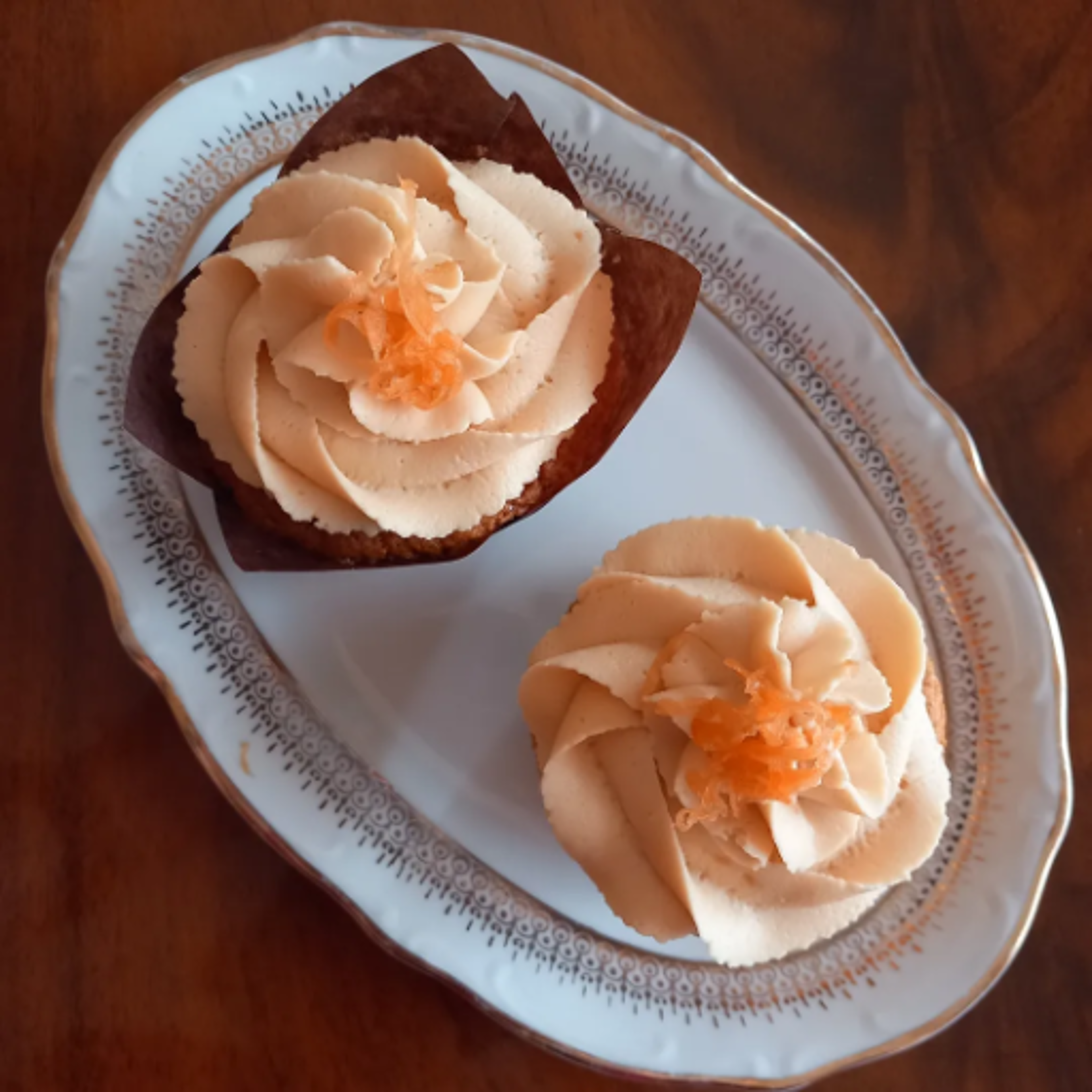 Carrot and almond muffins with caramel topping, gluten-free and lactose-free