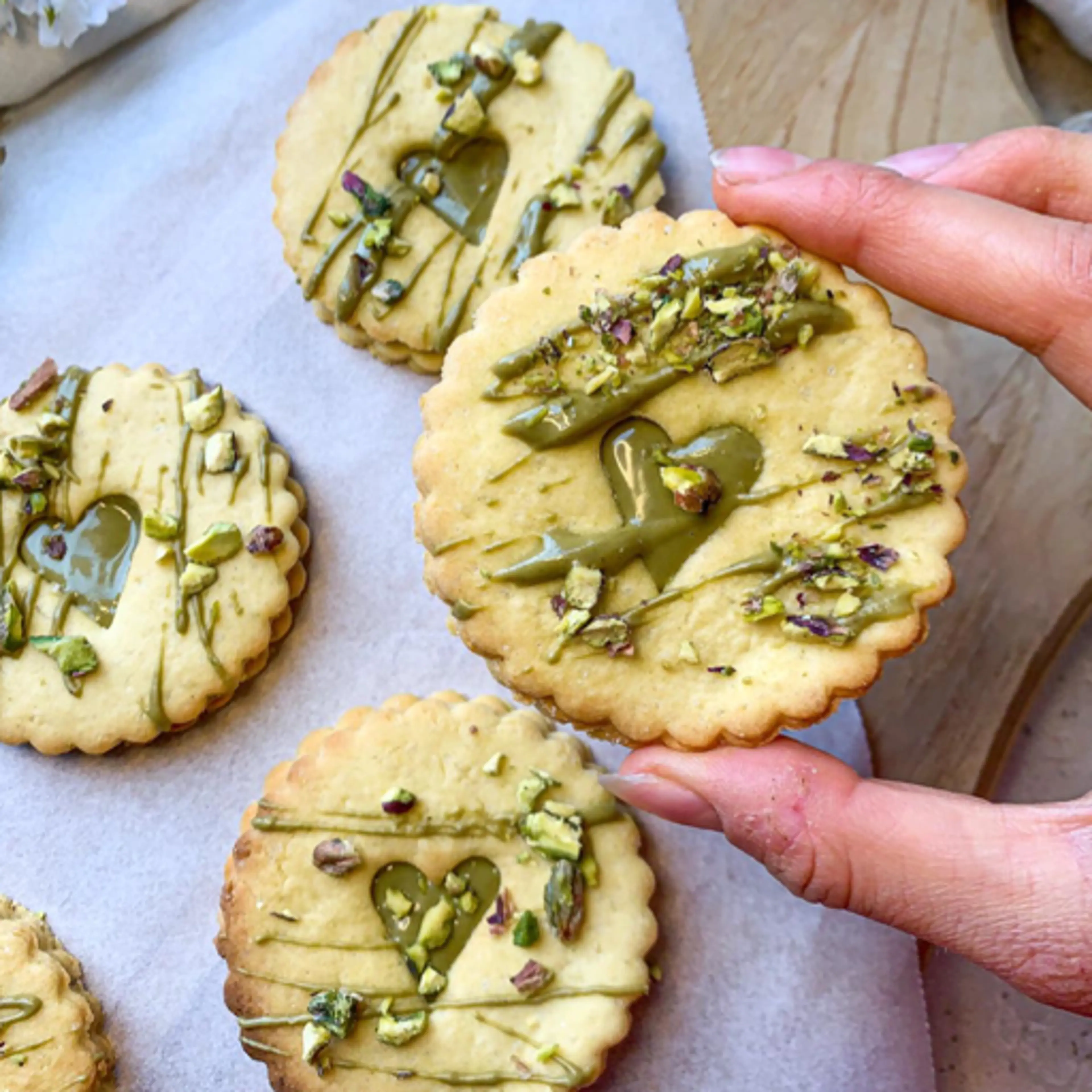 Pistachio sandwich cookies