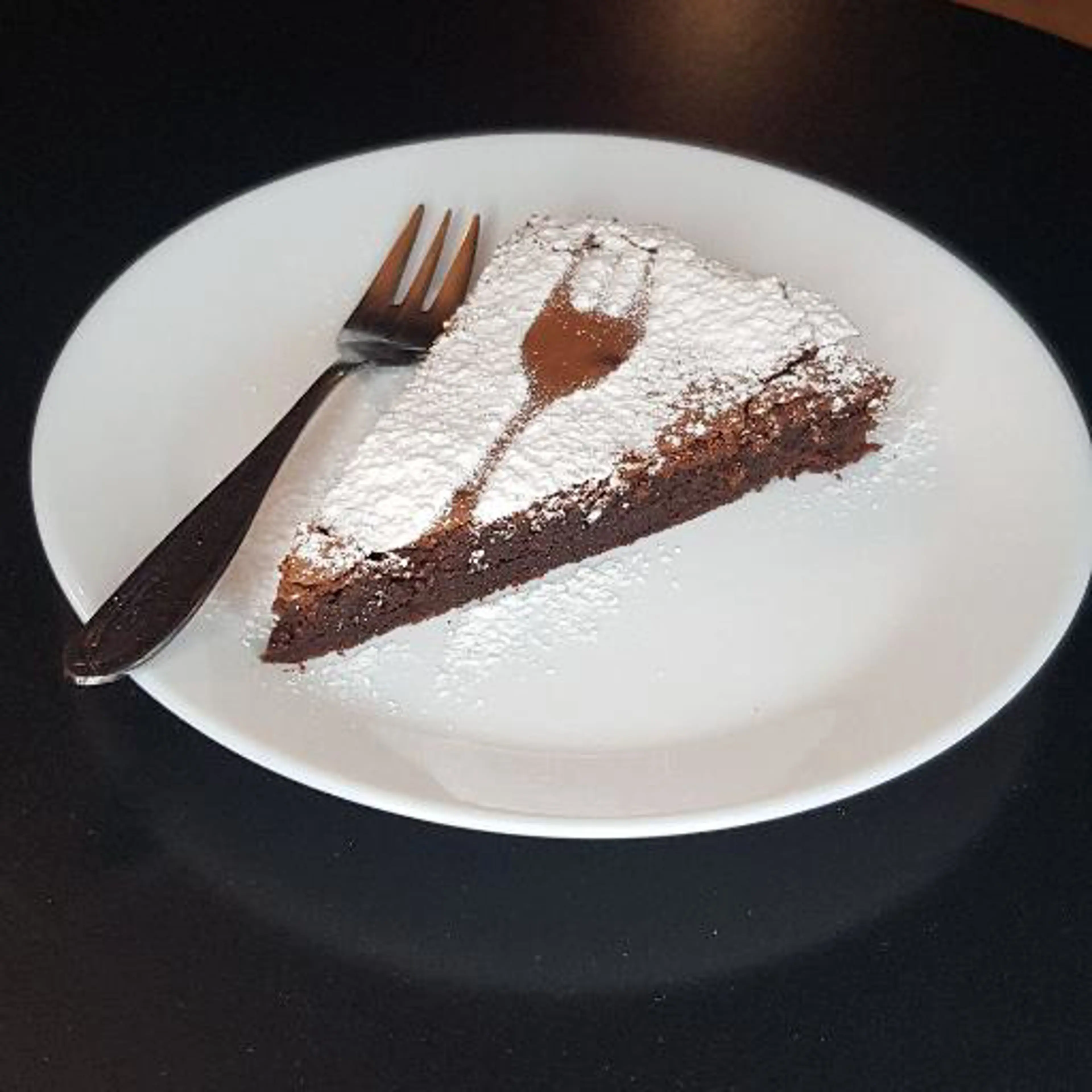 Soft chocolate cake with savoiardi biscuits