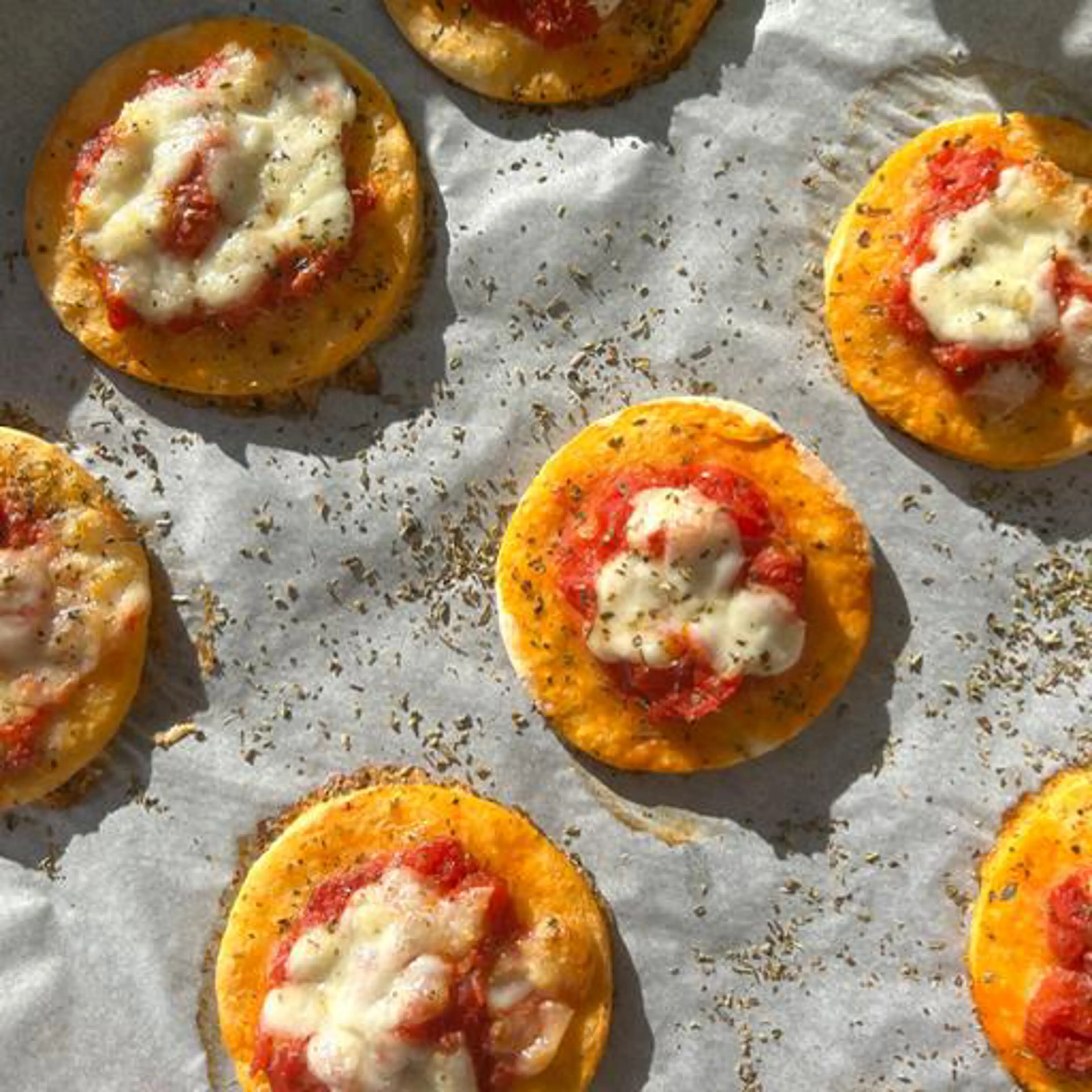 Yogurt pizzette