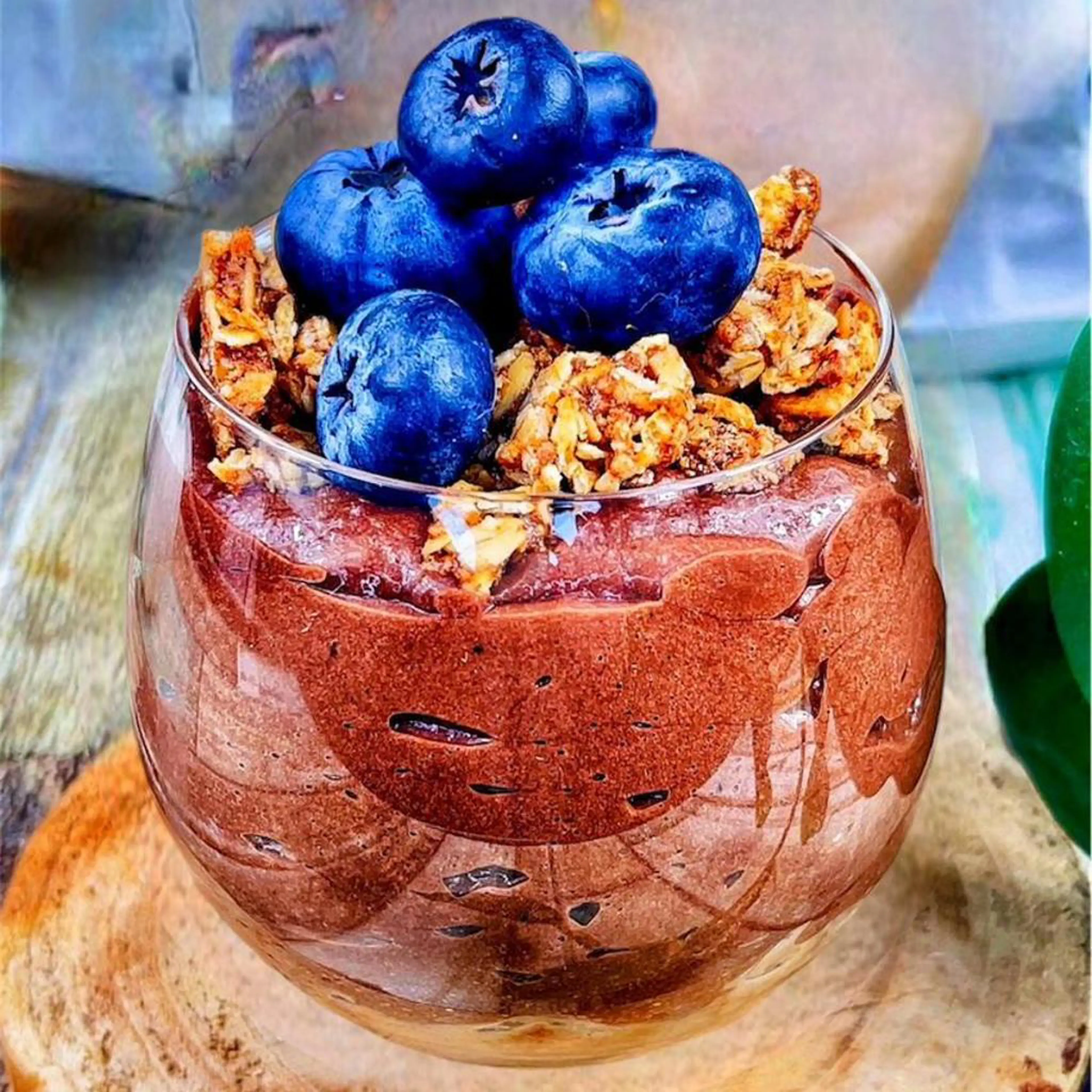 Vegan granola pudding