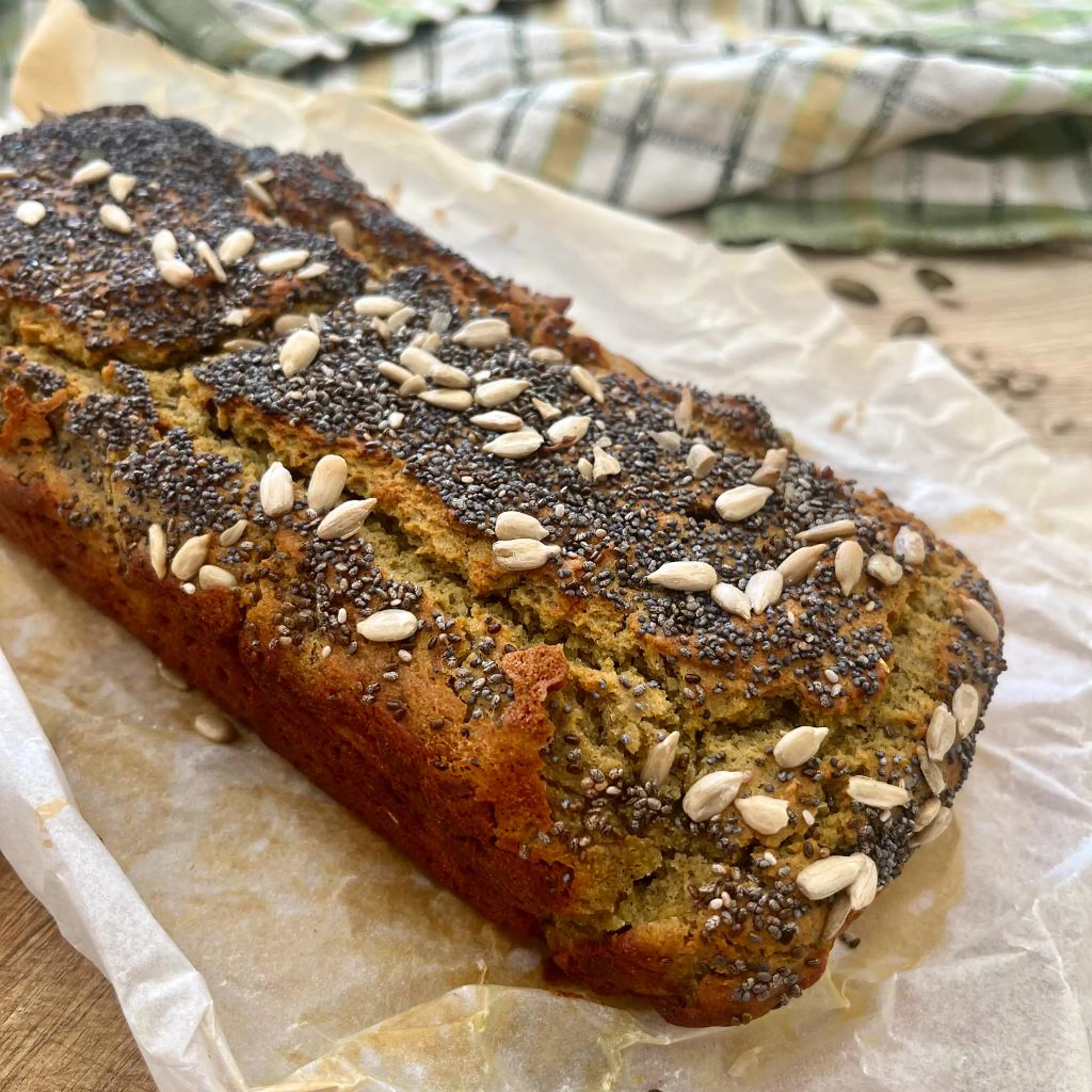 Legume plum cake