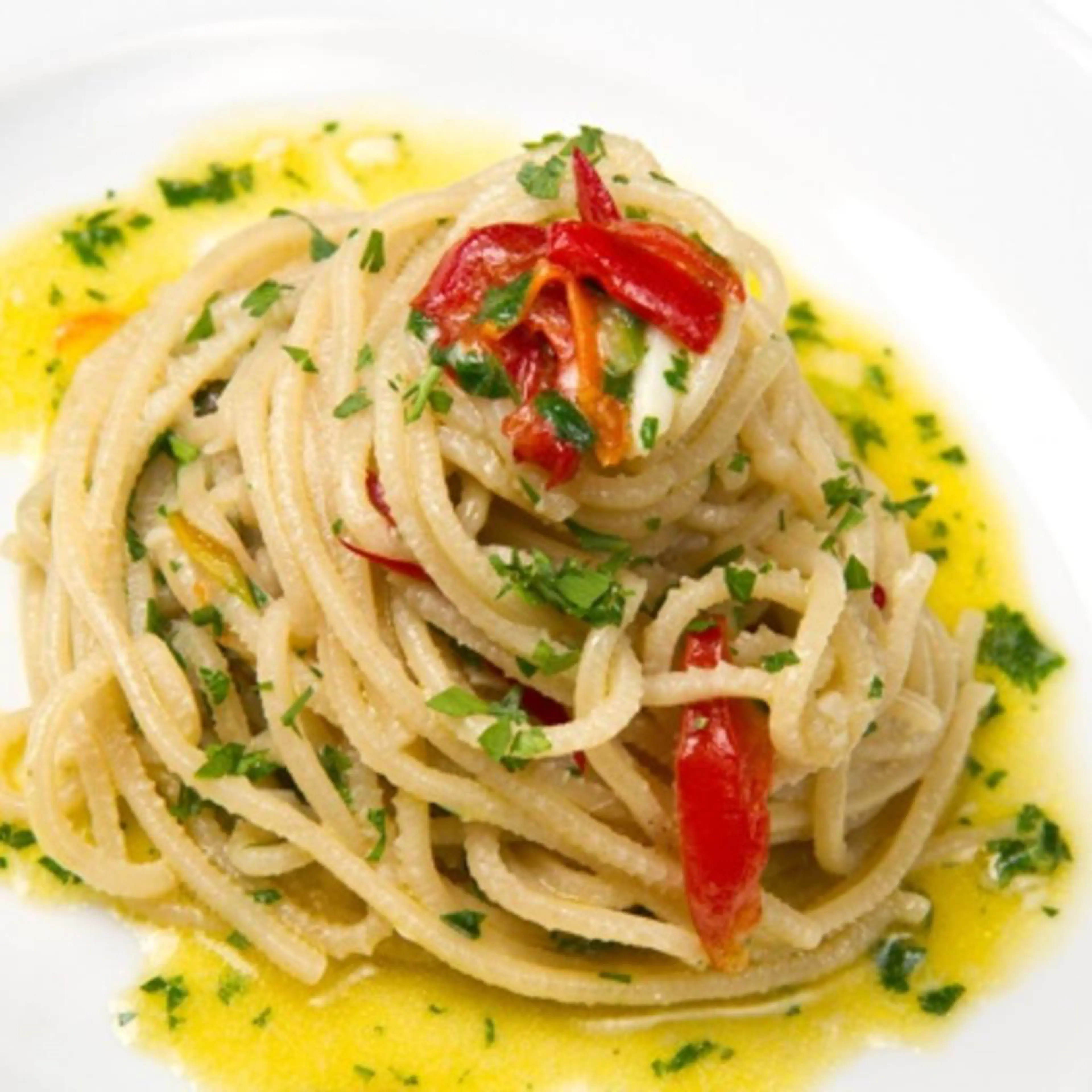 Spaghetti with garlic, oil, and chili