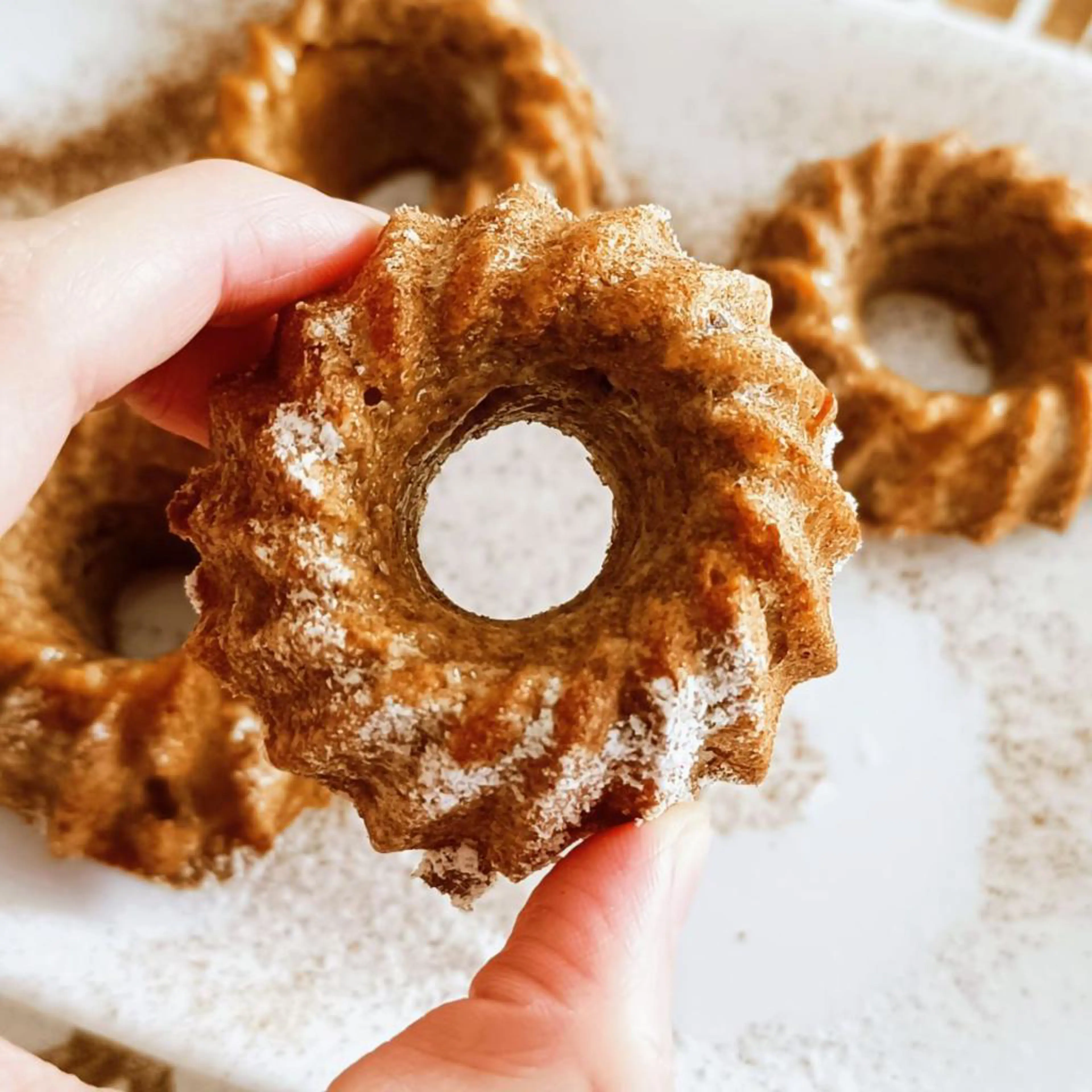 Persimmon, oat and chufa flour doughnuts (gluten-free)