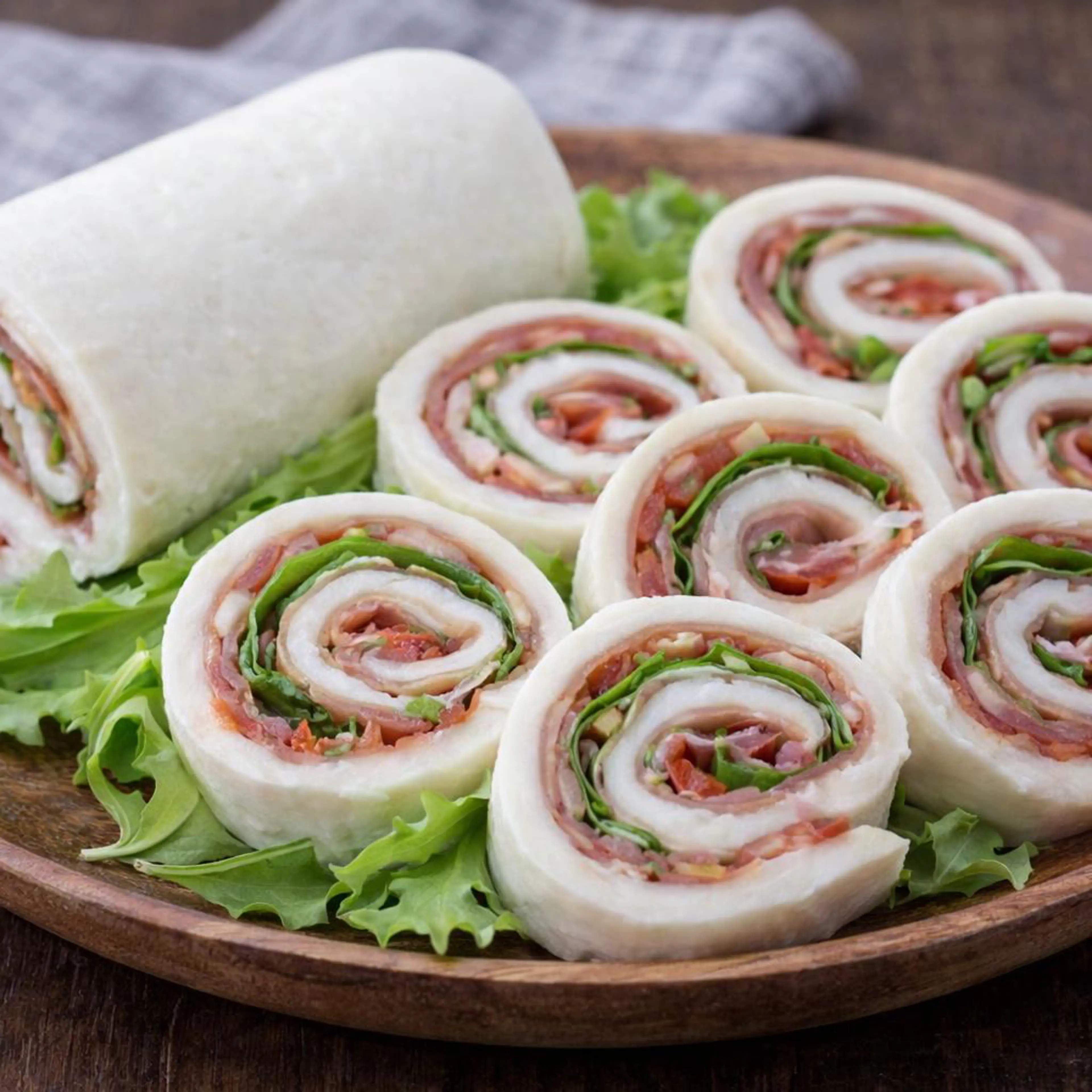 Rollo de mozzarella relleno
