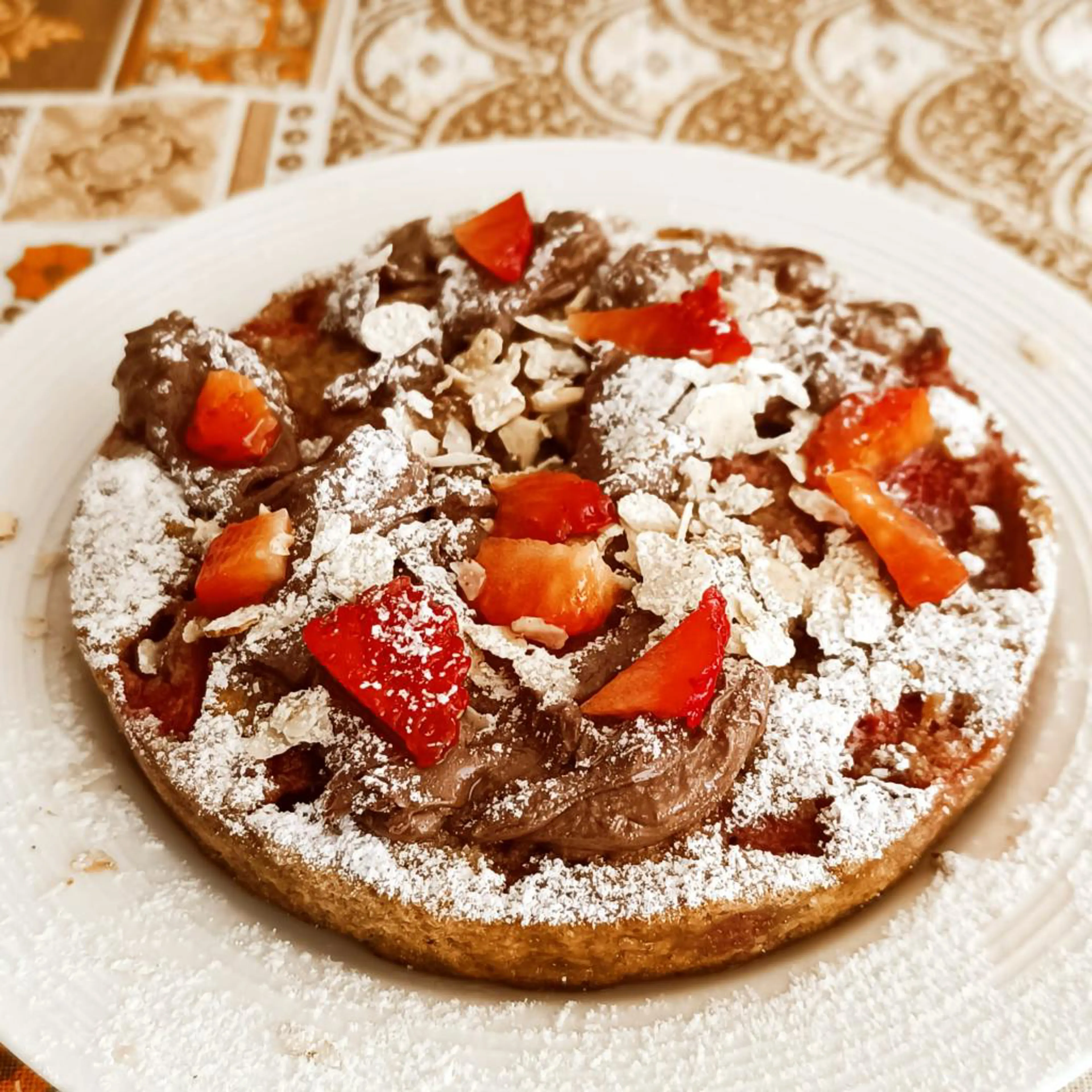 Sugar-free and gluten-free strawberry cake