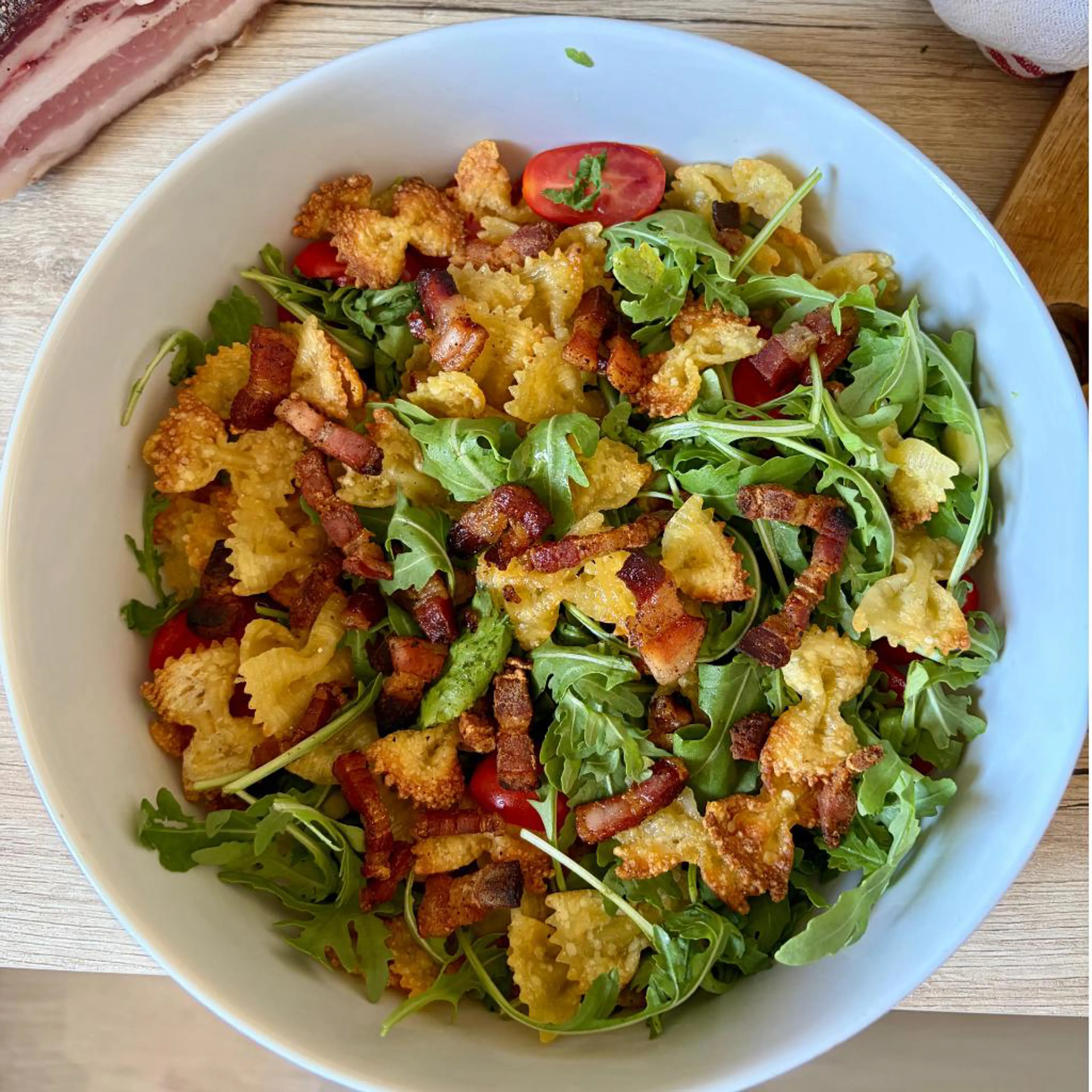 Crispy pasta salad with pancetta