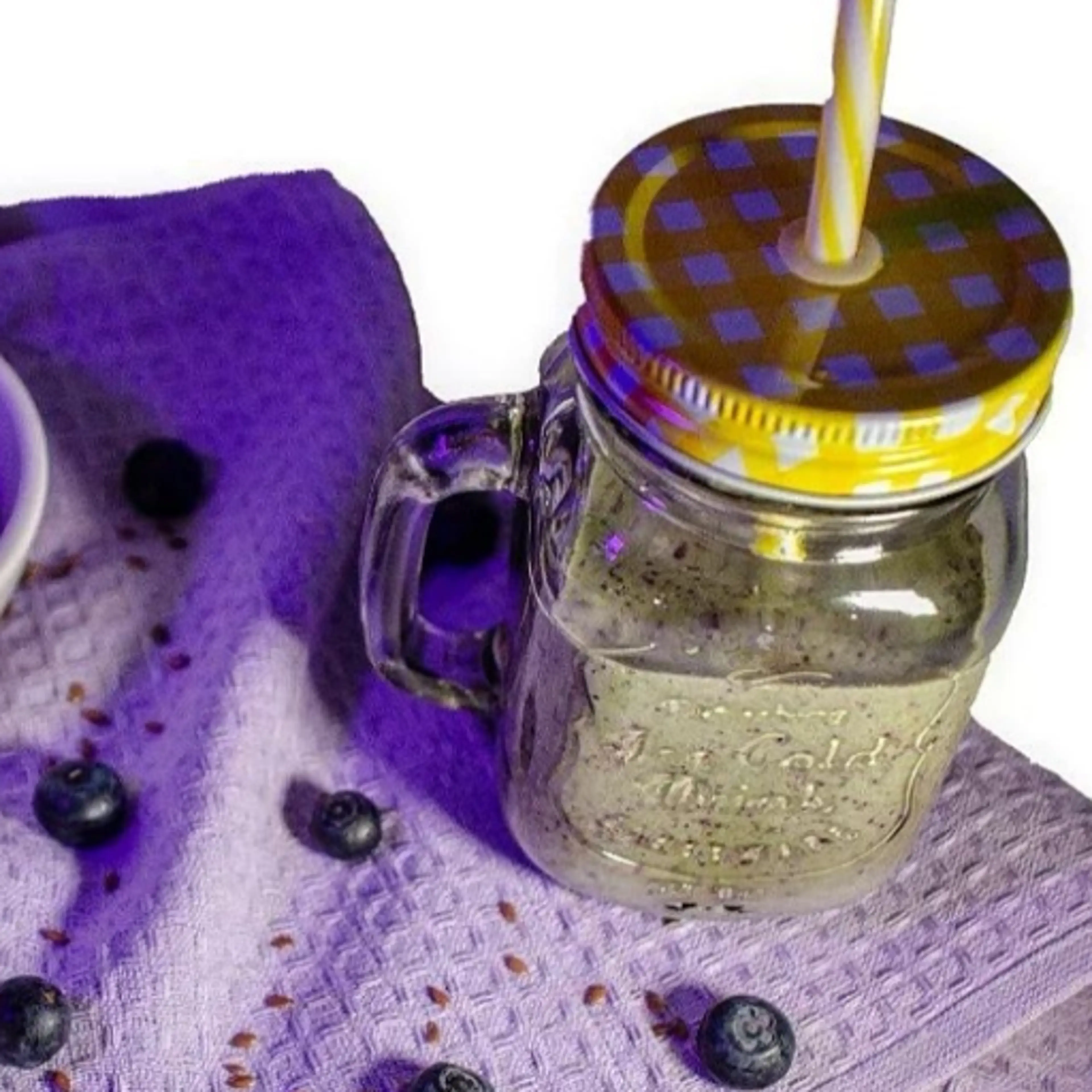 Smoothie con yogur, espinacas y arándanos