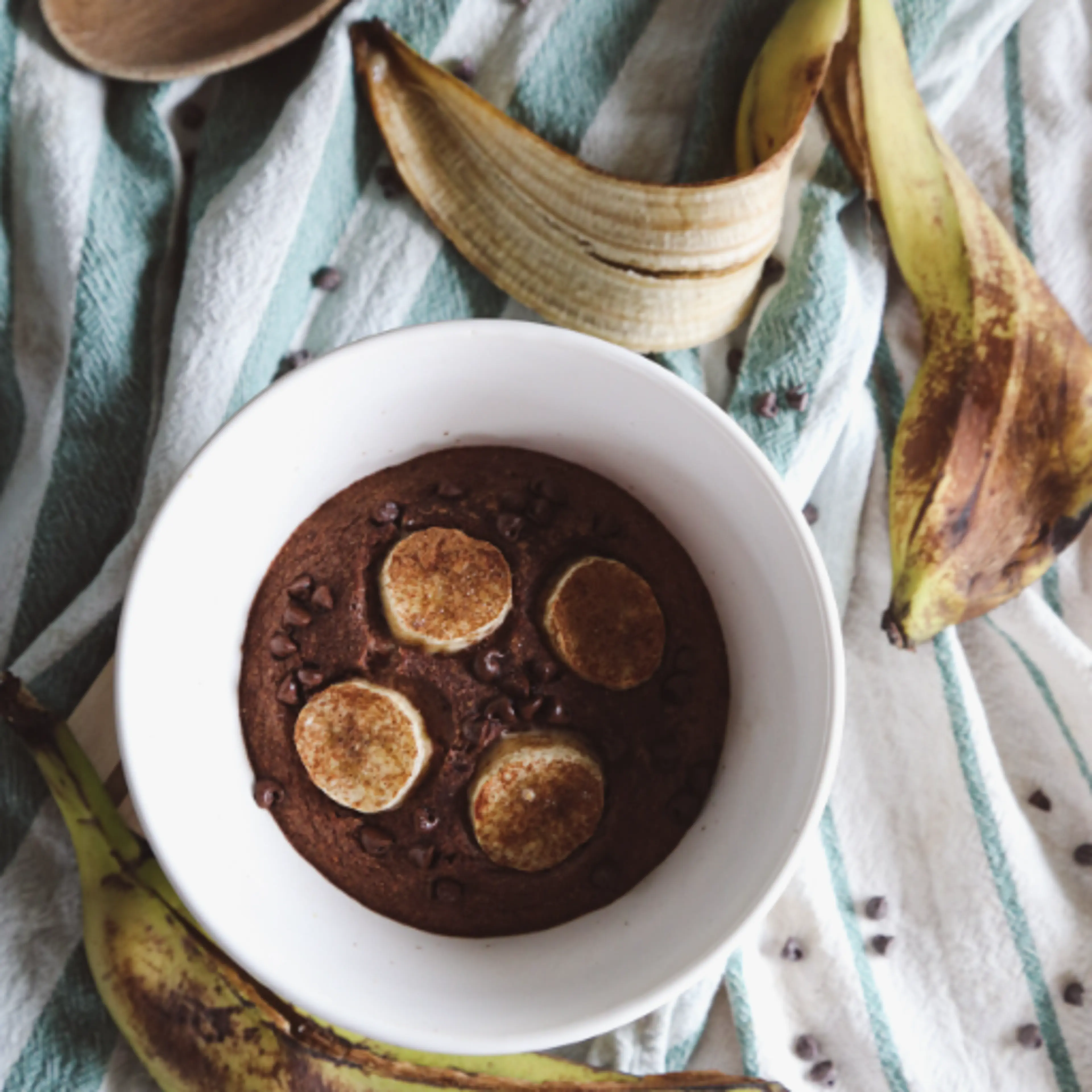 BANANA CHOCOLATE MUG CAKE