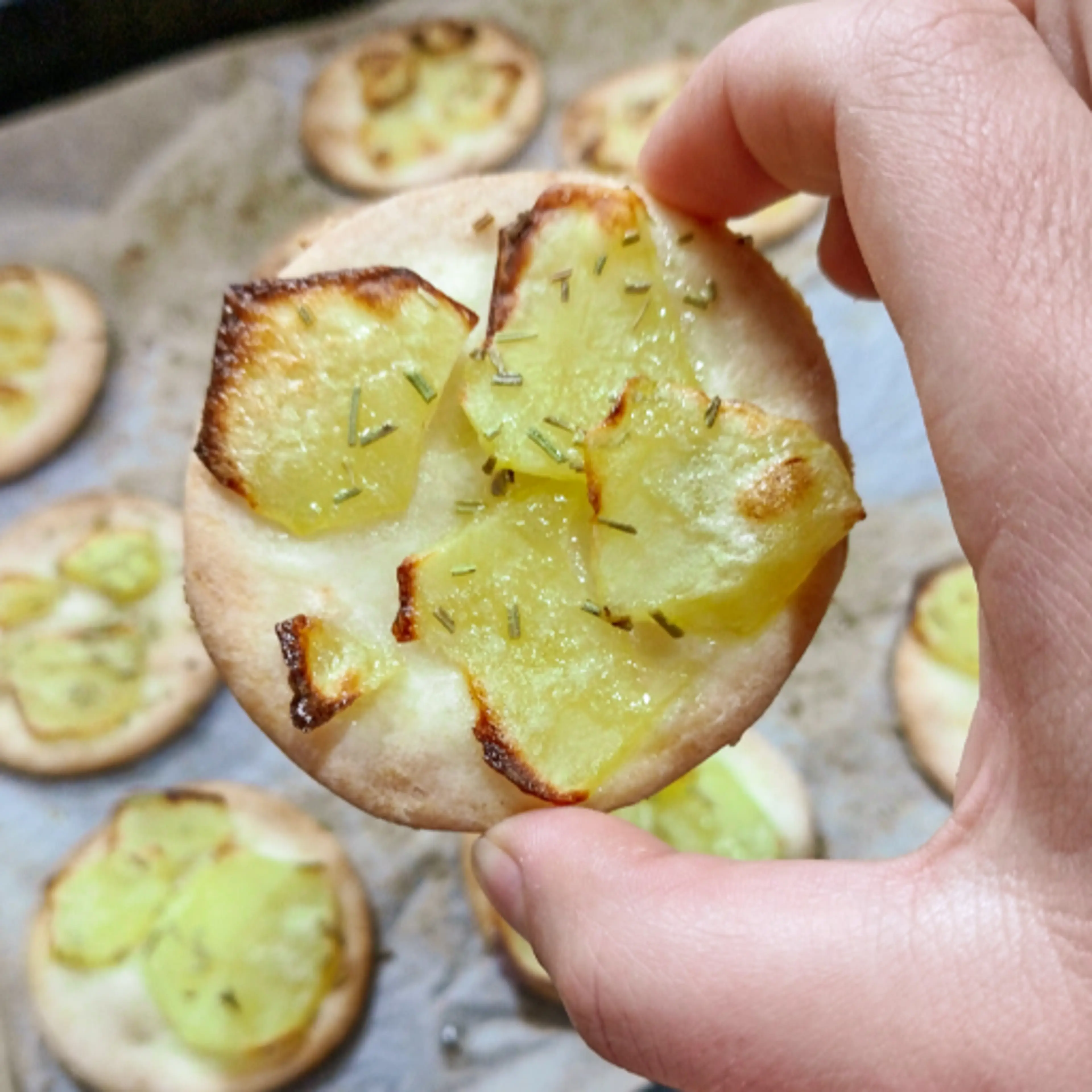 No-yeast mini pizzas