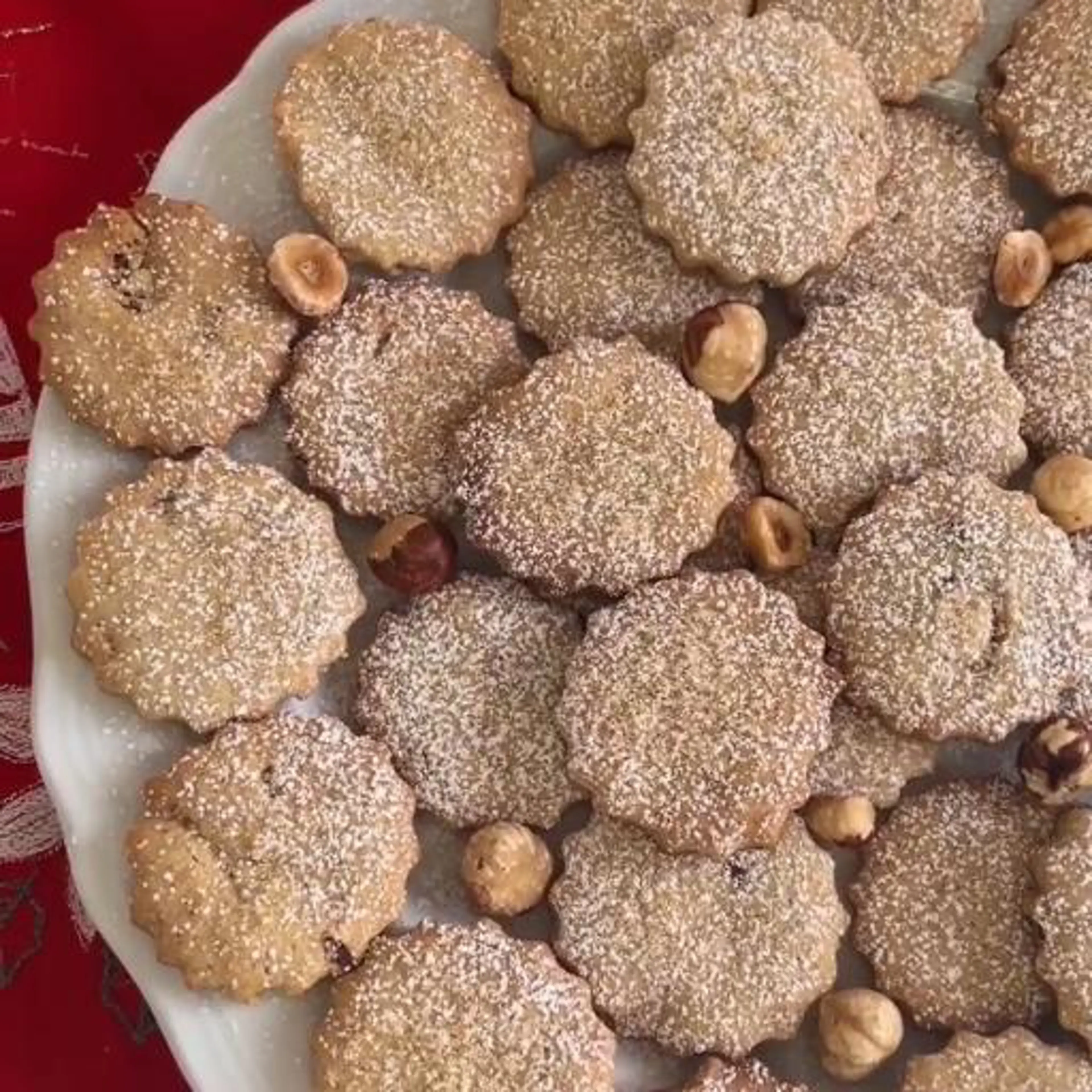 Biscoitos de avelã e laranja