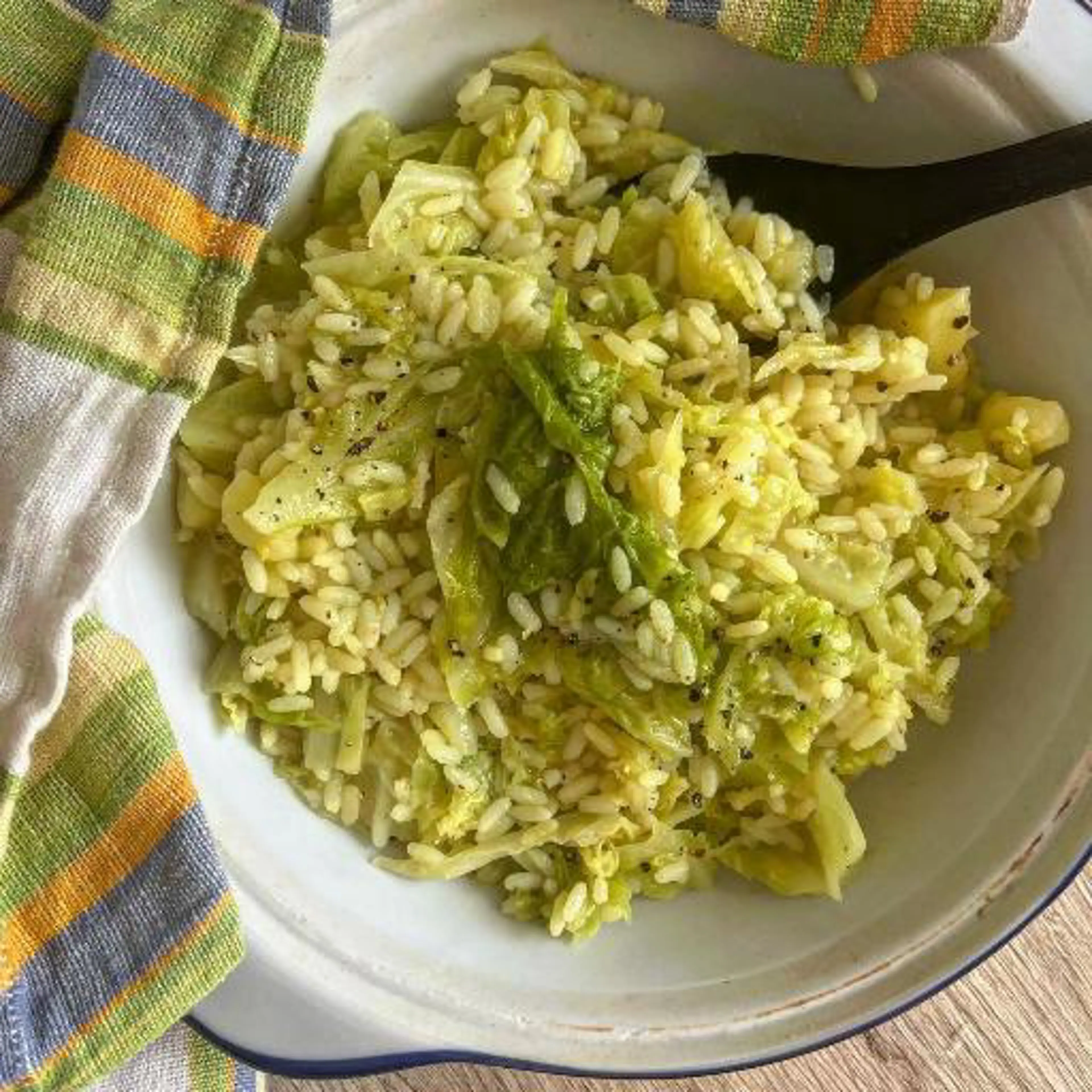 Arroz com batatas e couve lombarda