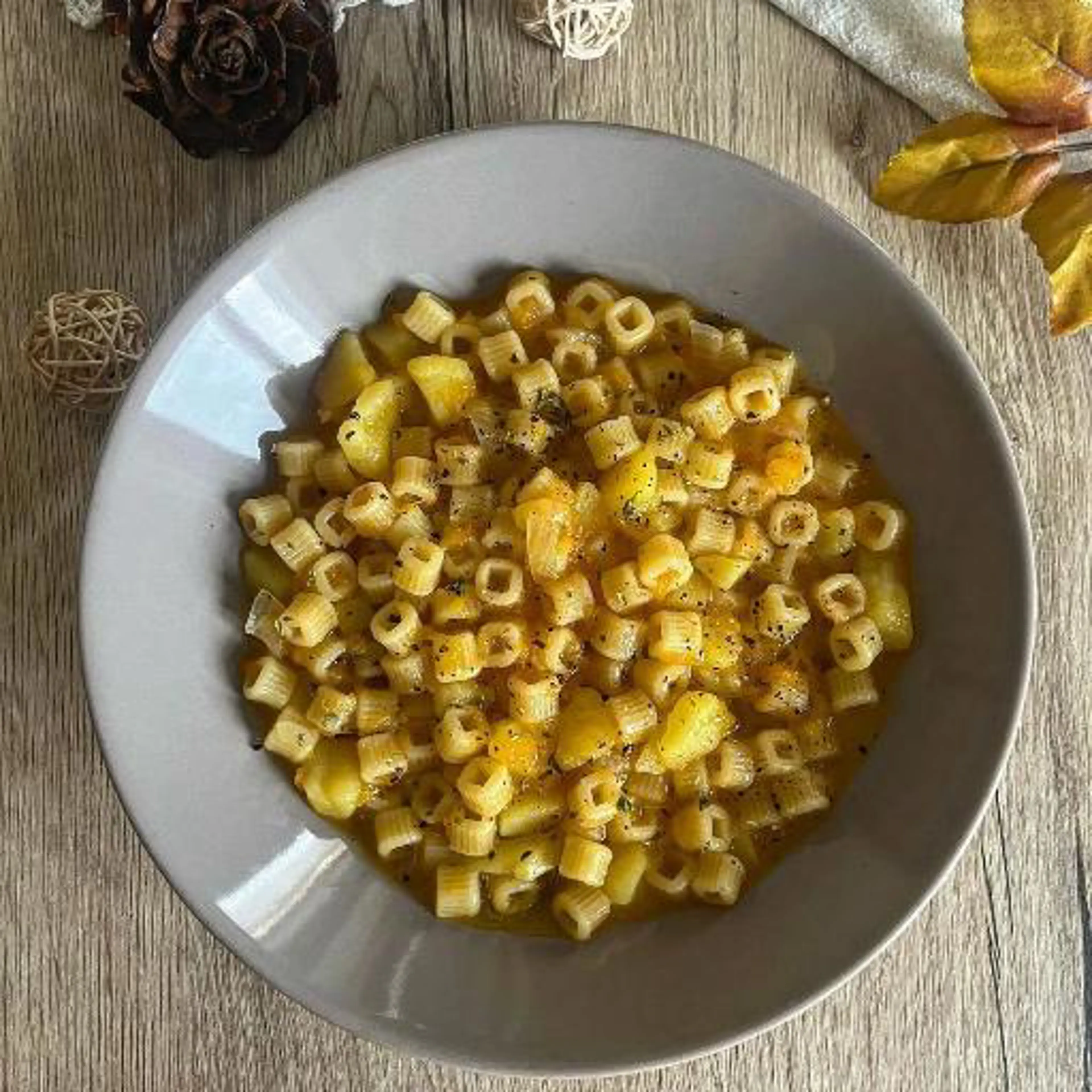 Sopa de abóbora e batatas