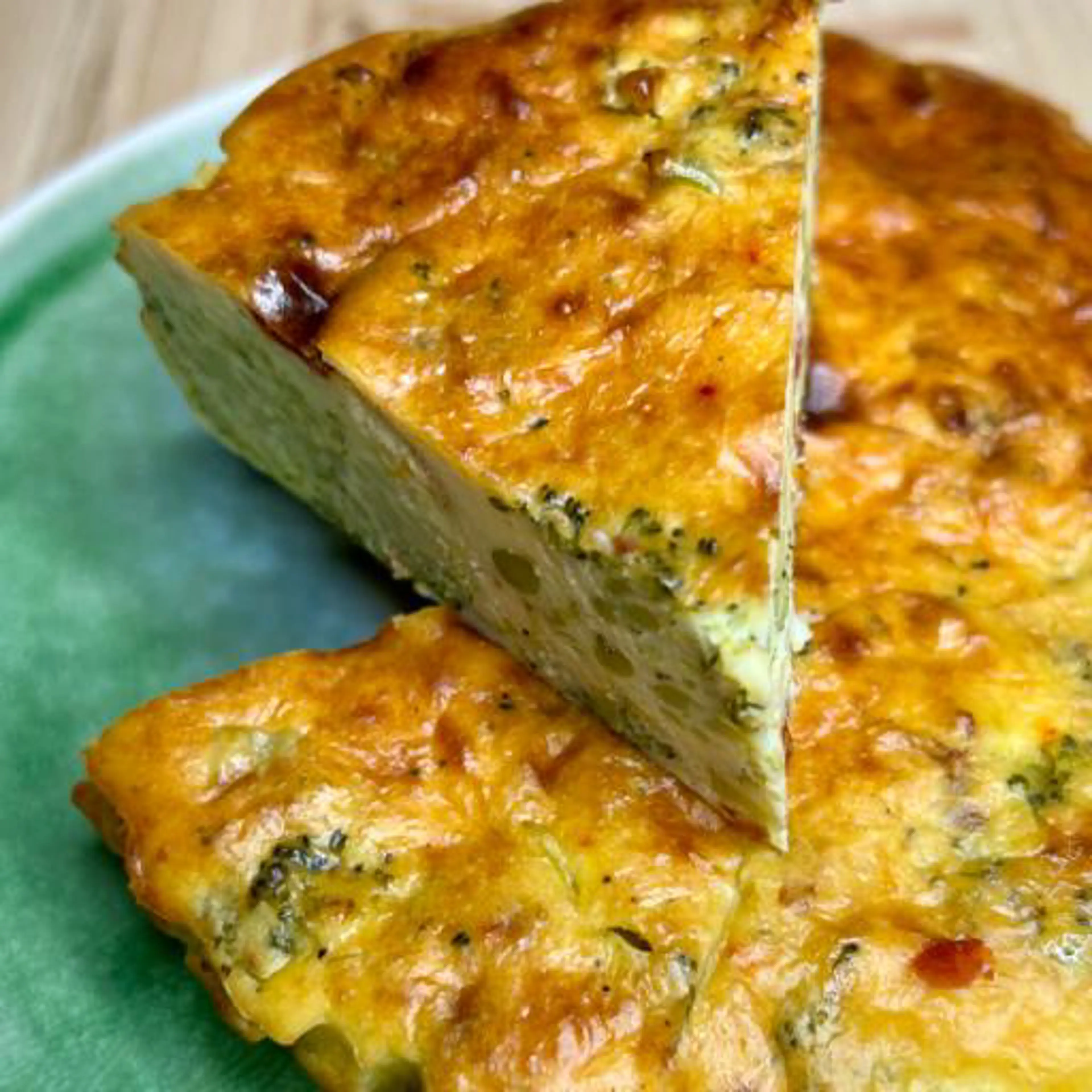 Creamy ricotta and broccoli cake