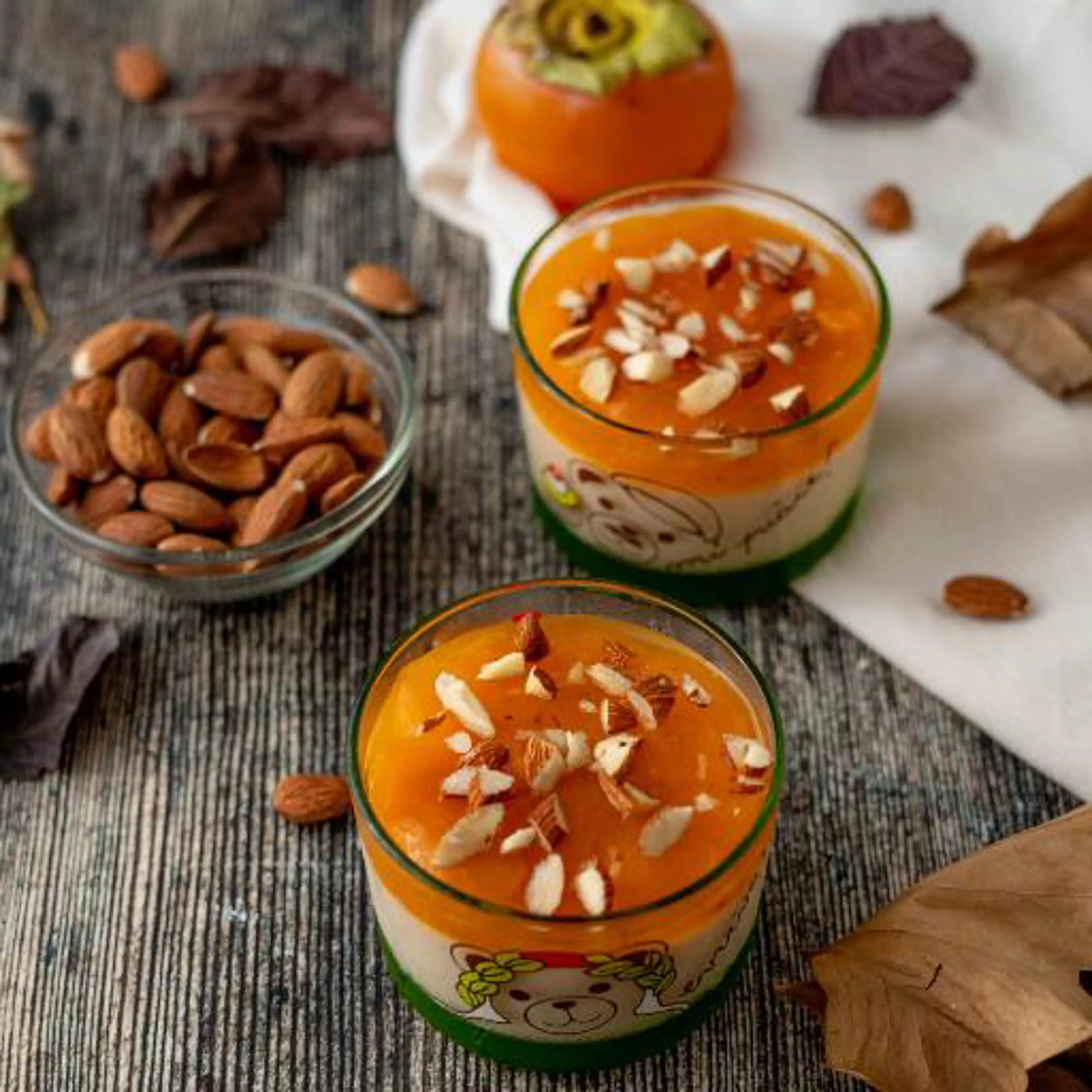 Biancomangiare com leite de aveia e diospiros