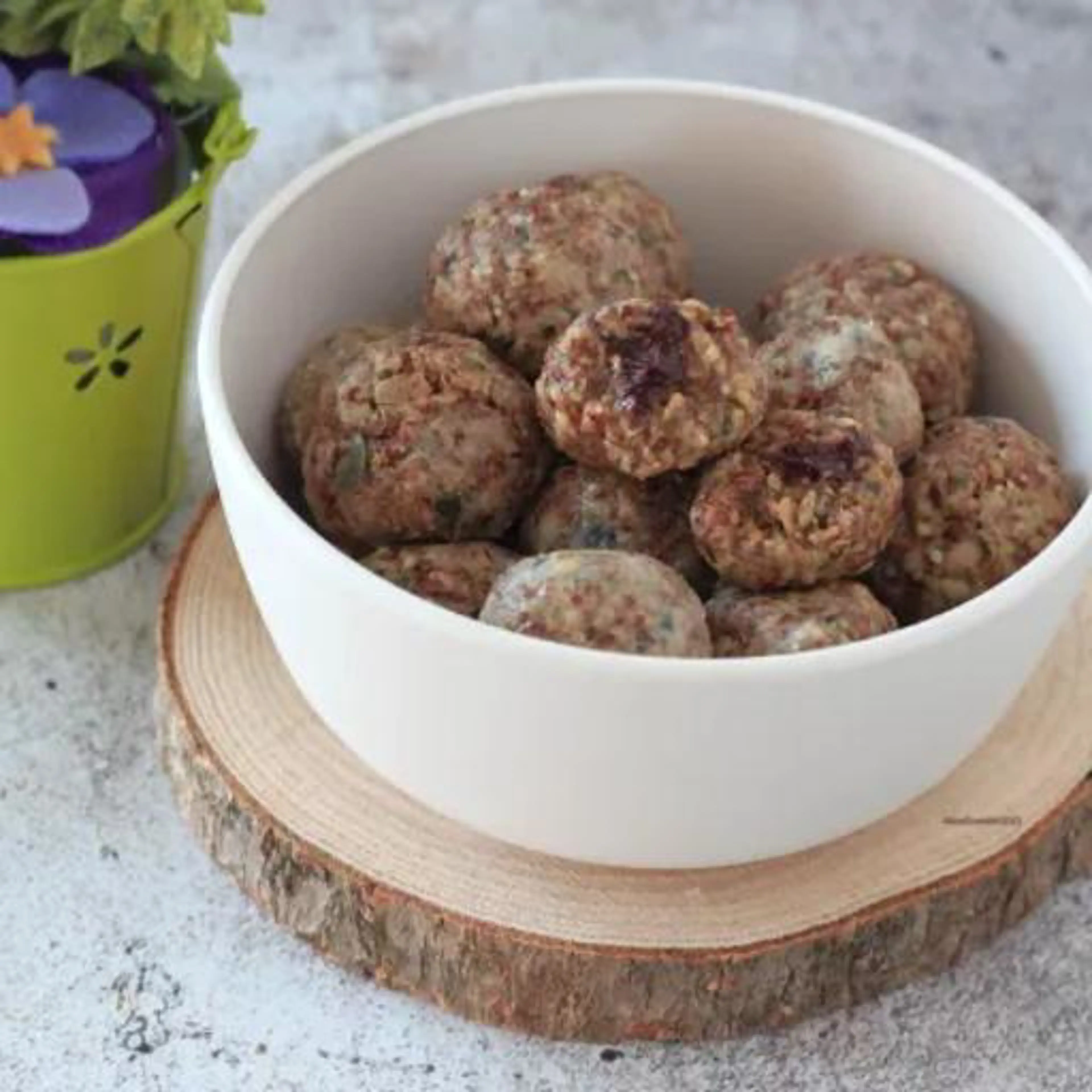 Vegan chocolate and almond truffles