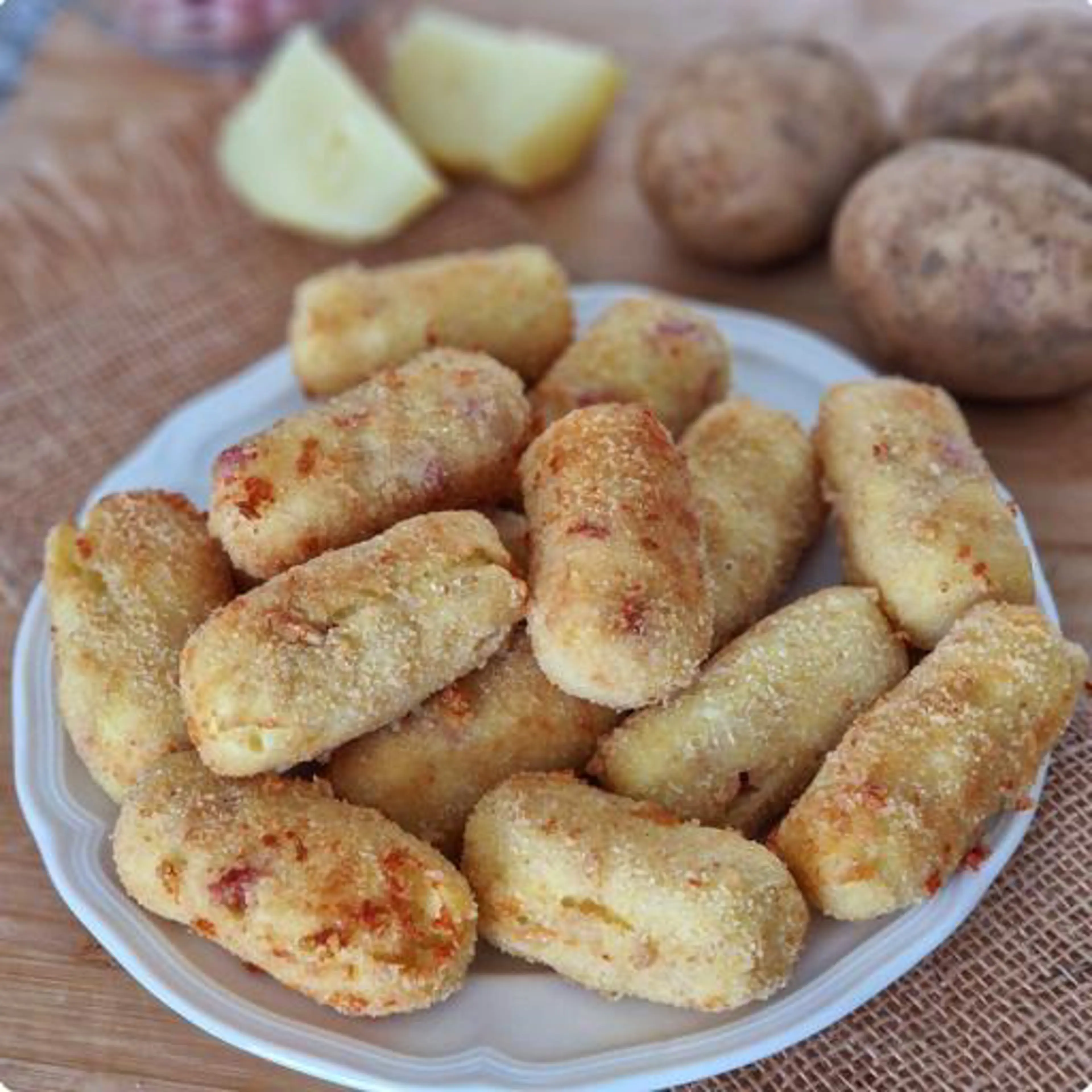 Potato croquettes with mozzarella and ham