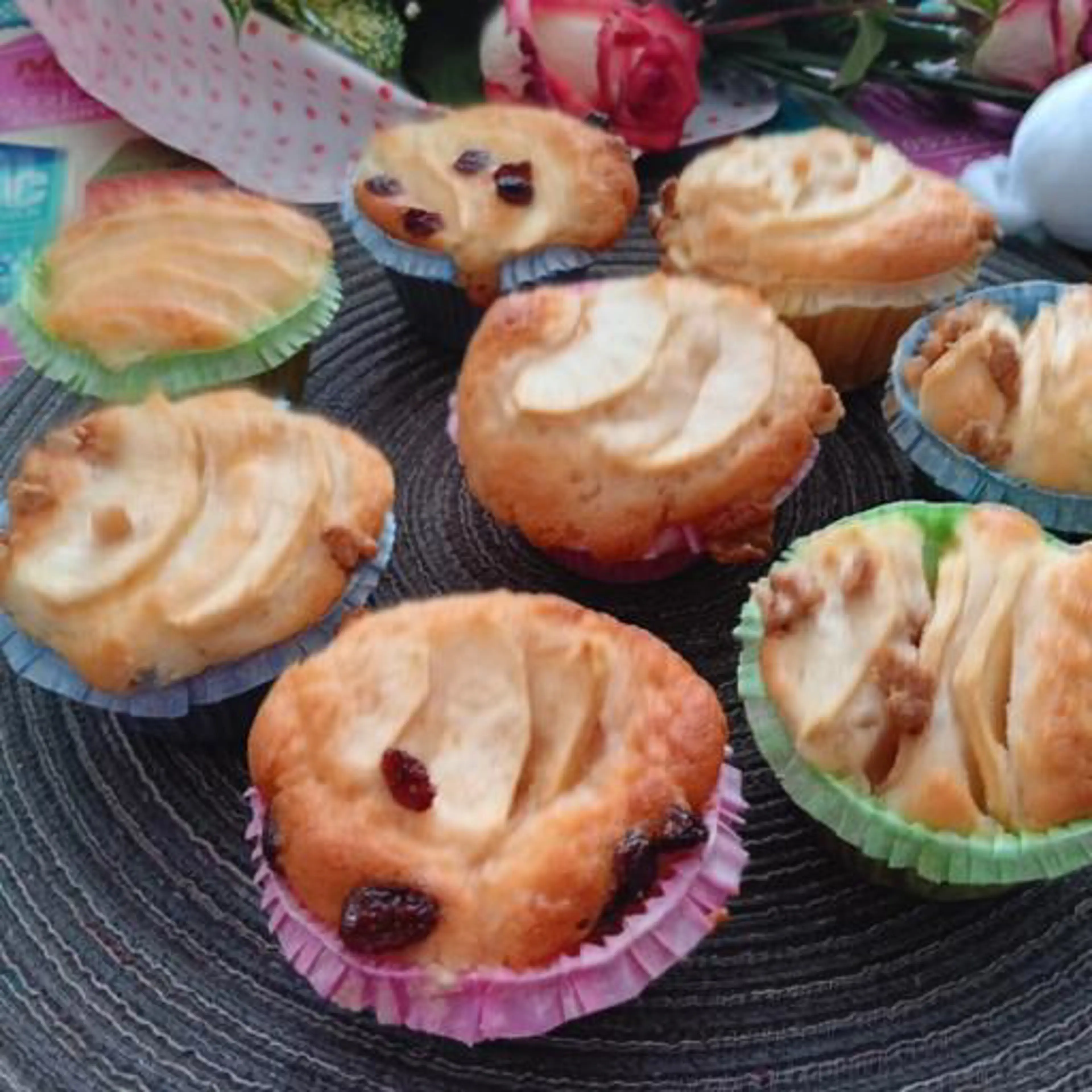 Apple muffins with apple and lavender jam, lactose-free and gluten-free.