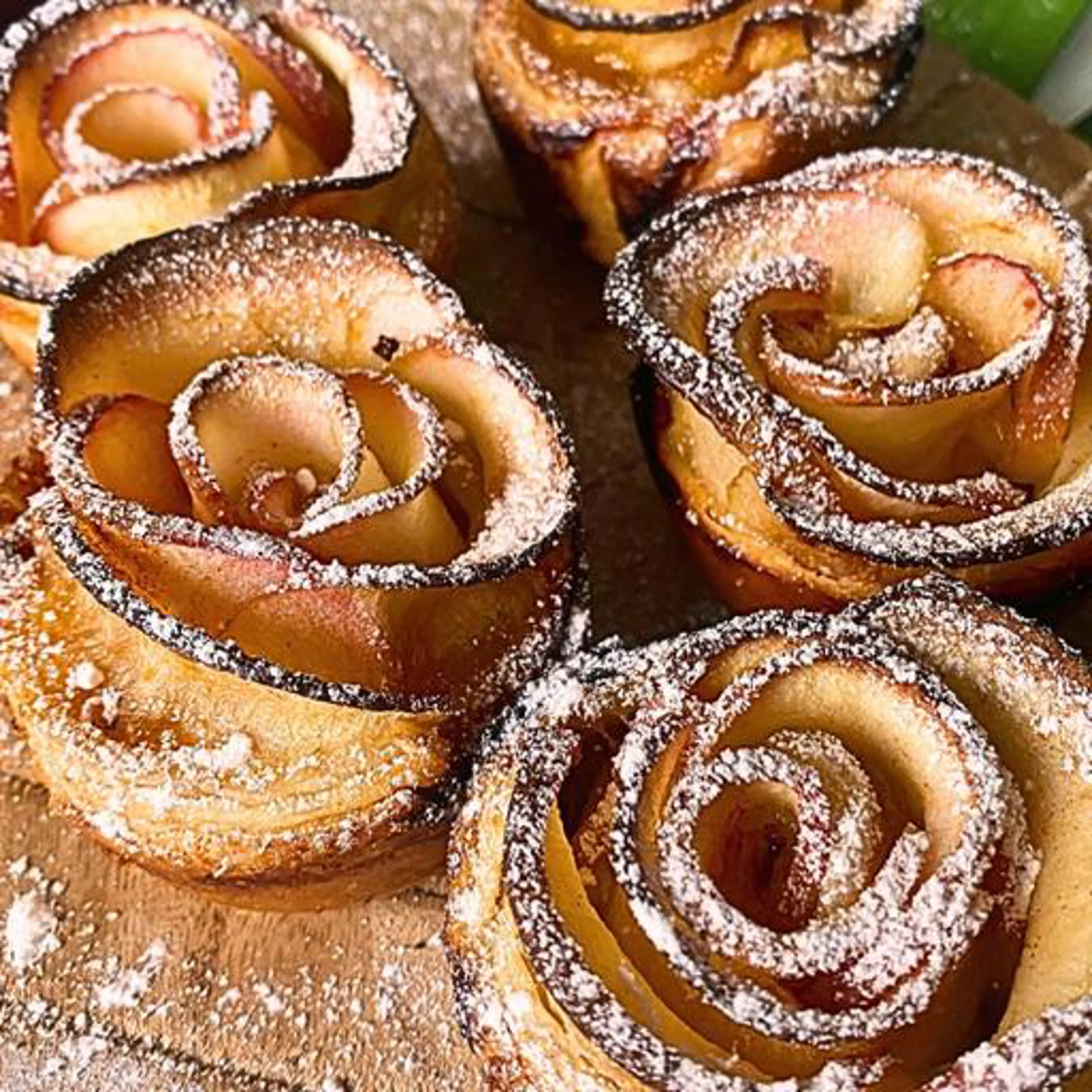 Puff pastry apple roses