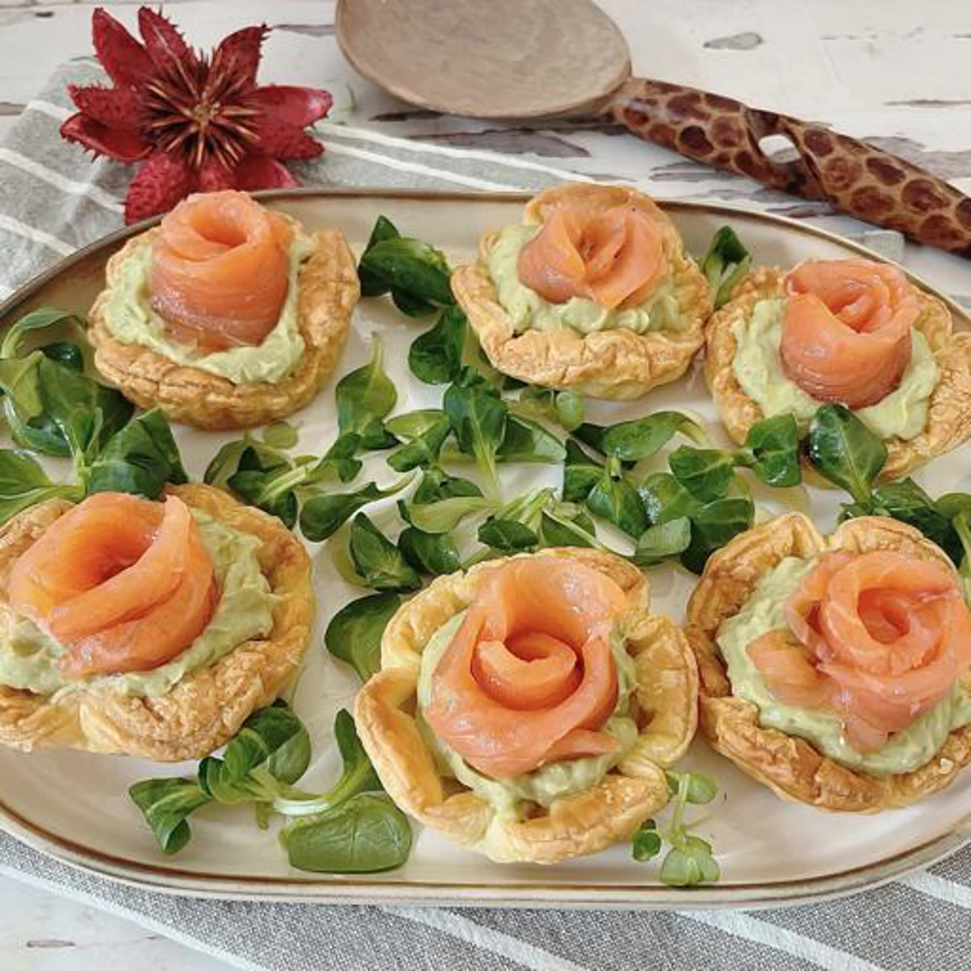 Salmon rose baskets