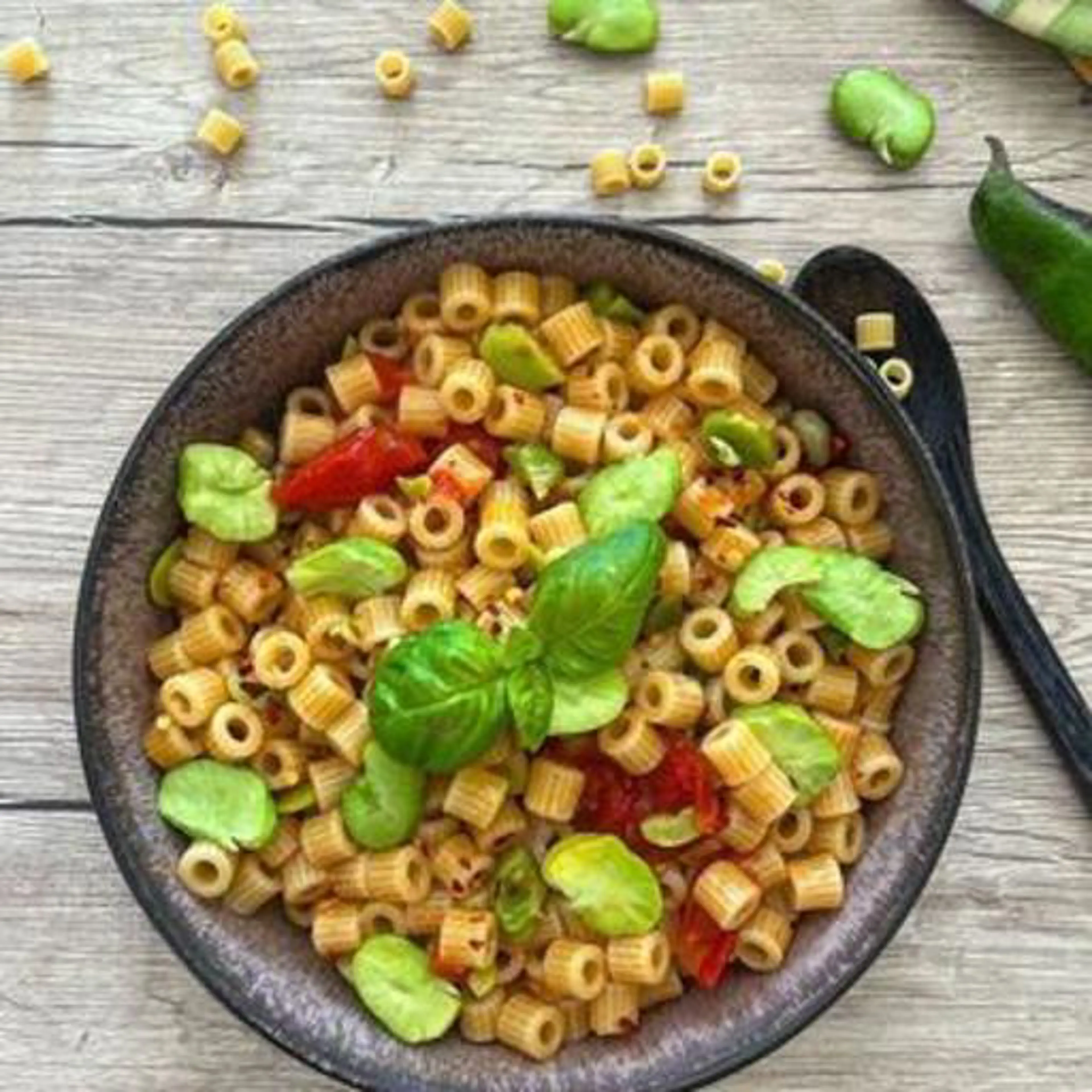 Summer broad bean soup