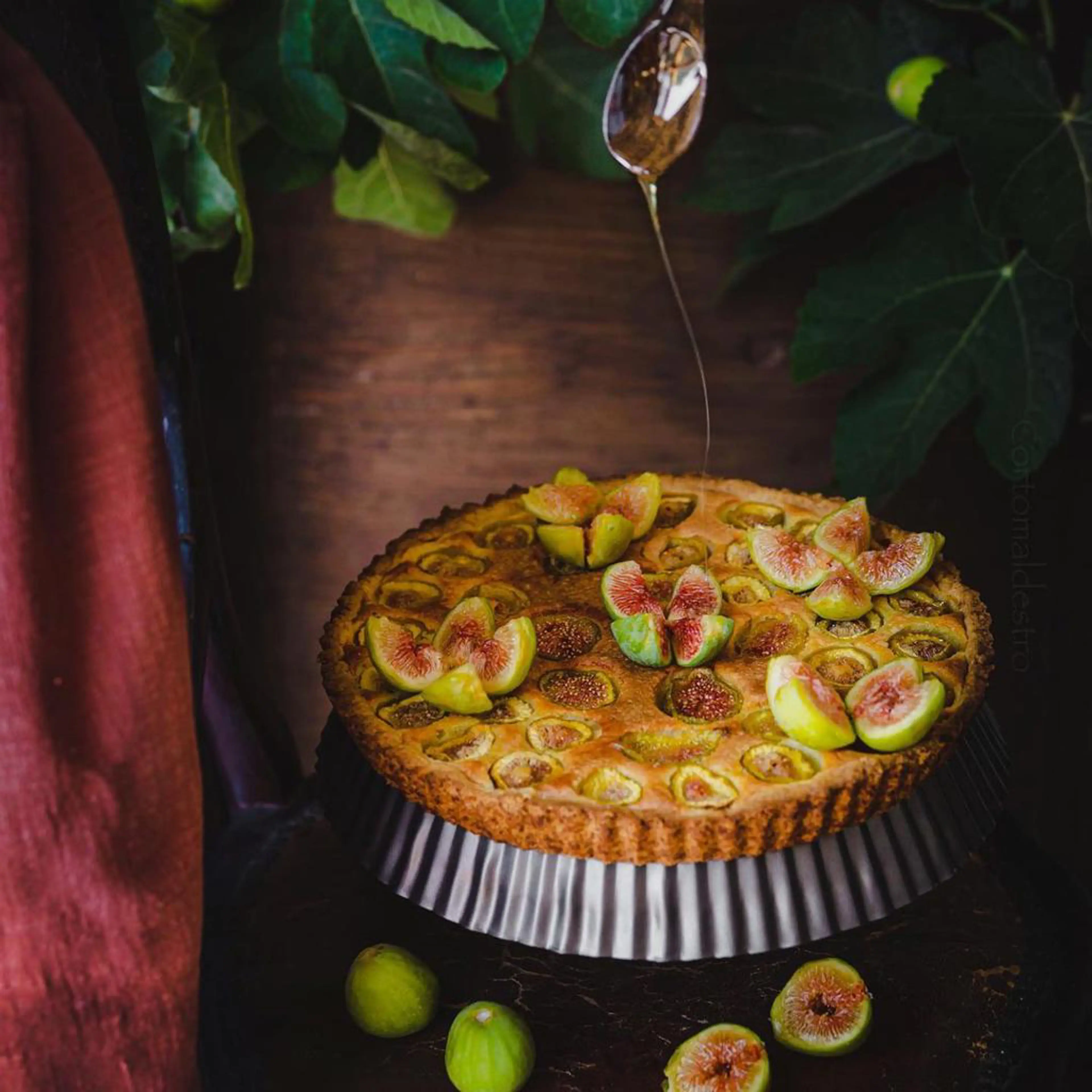 Tart with frangipane cream and figs