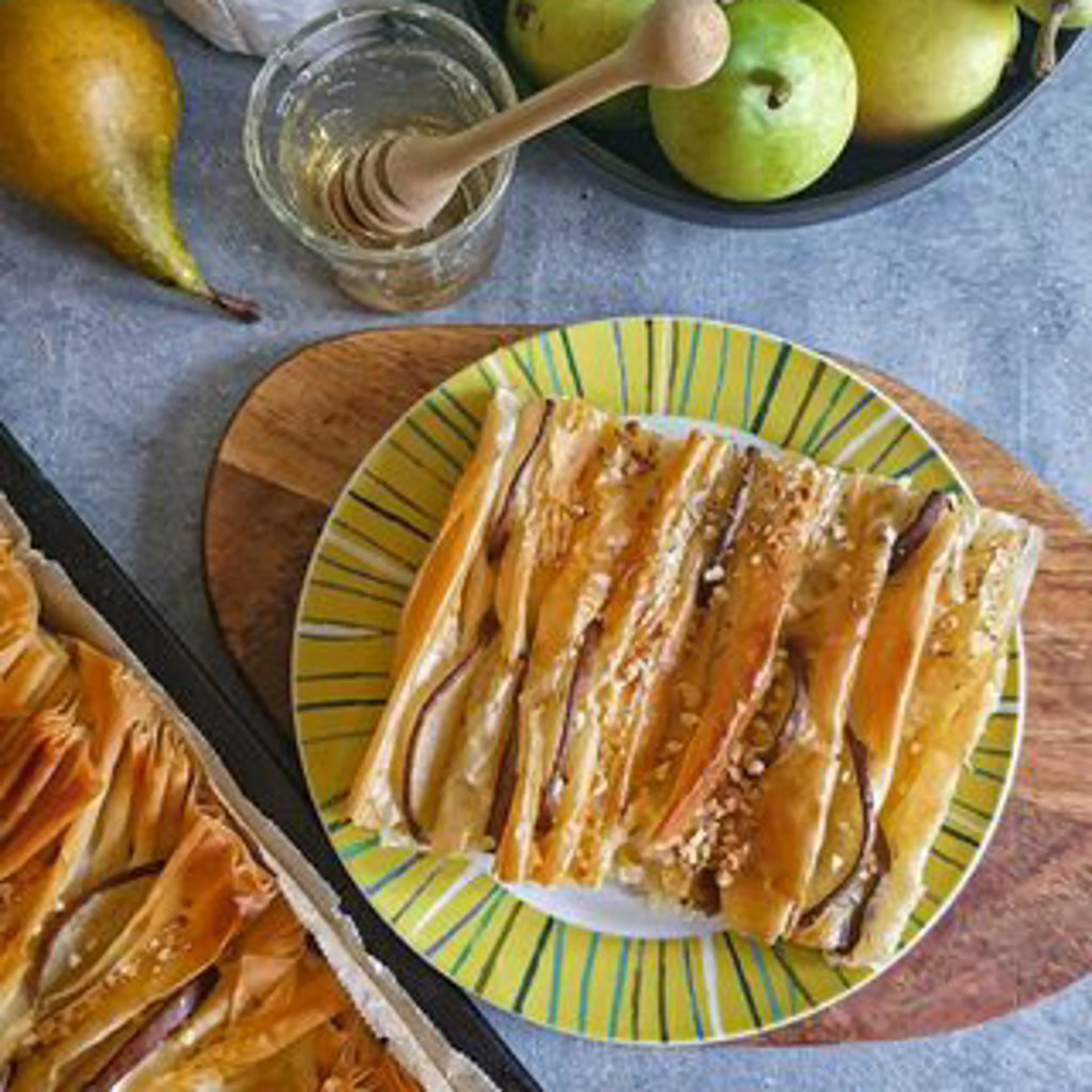 Savory cheesecake with cheese and pears