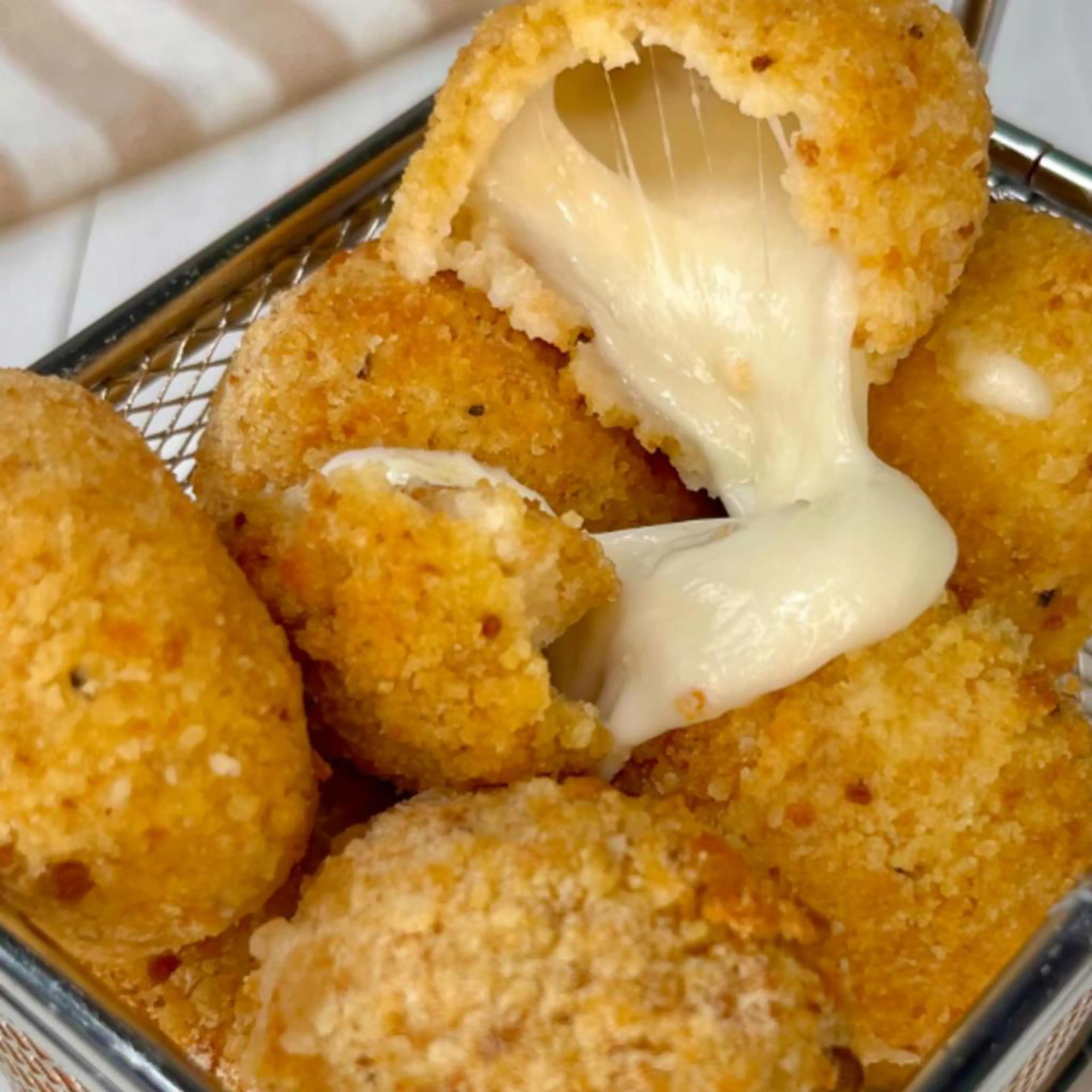 Mozzarelline fritte in friggitrice ad aria