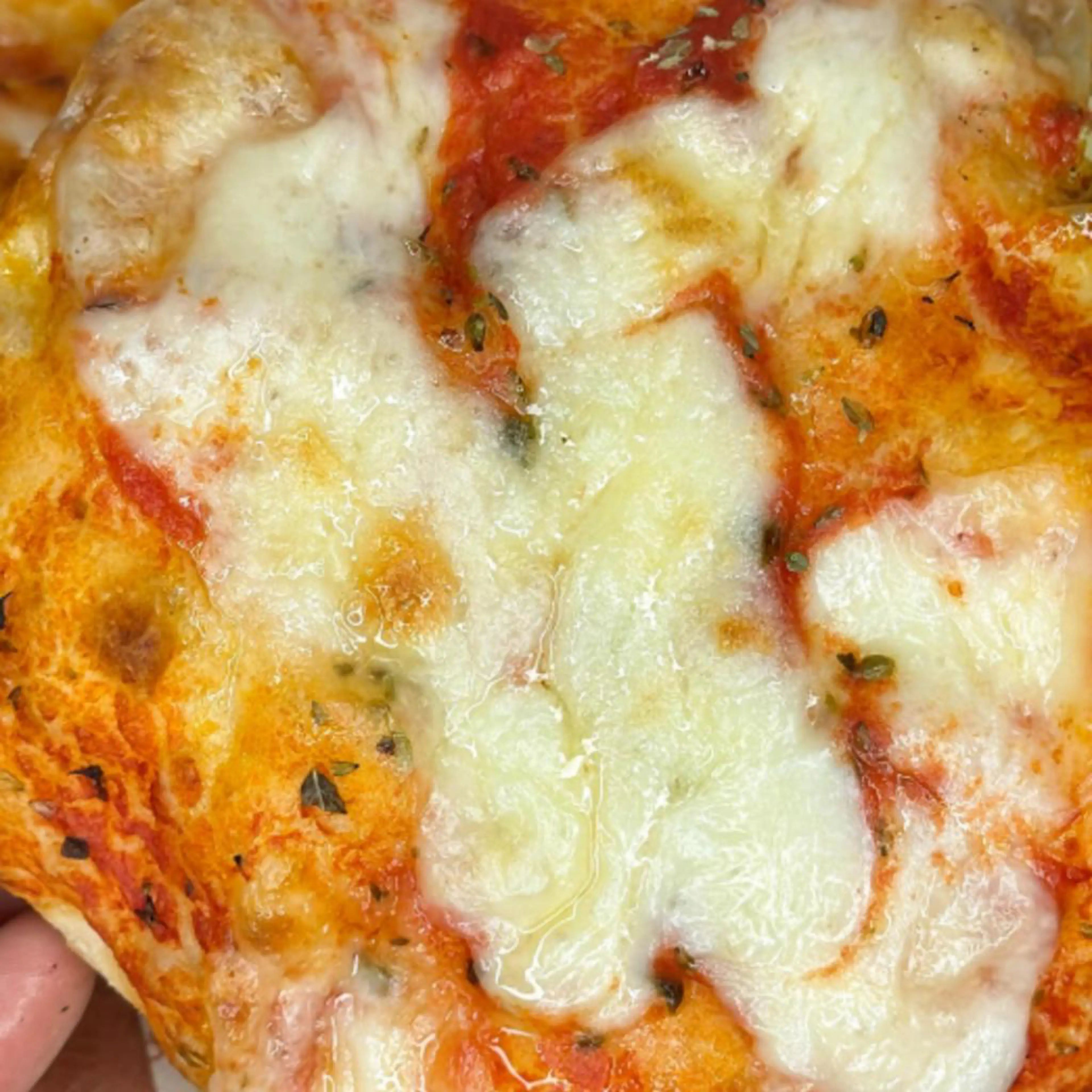Pizzettas mit Milch, Tomate und Mozzarella