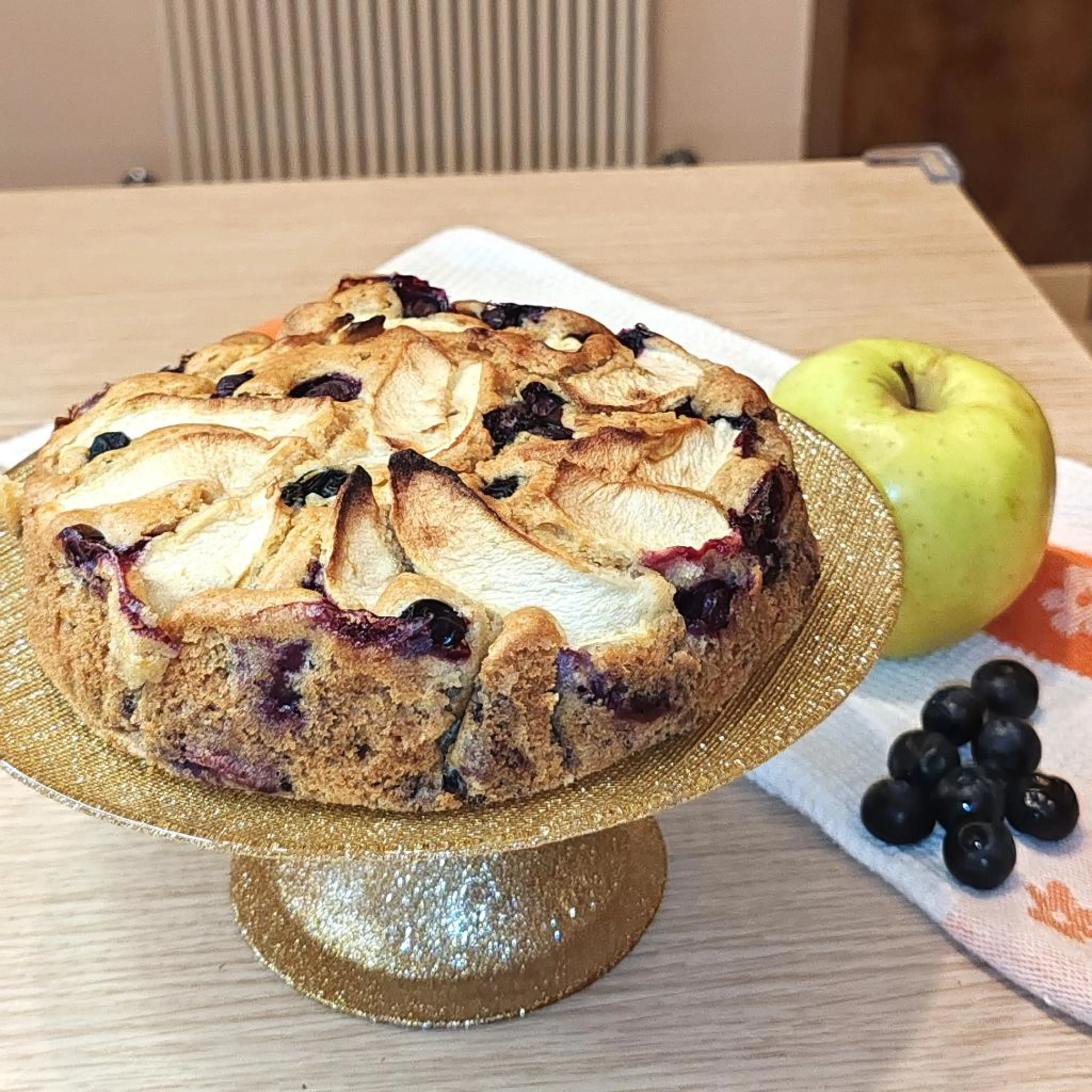 Apfel-Blaubeer-Kuchen ohne Eier