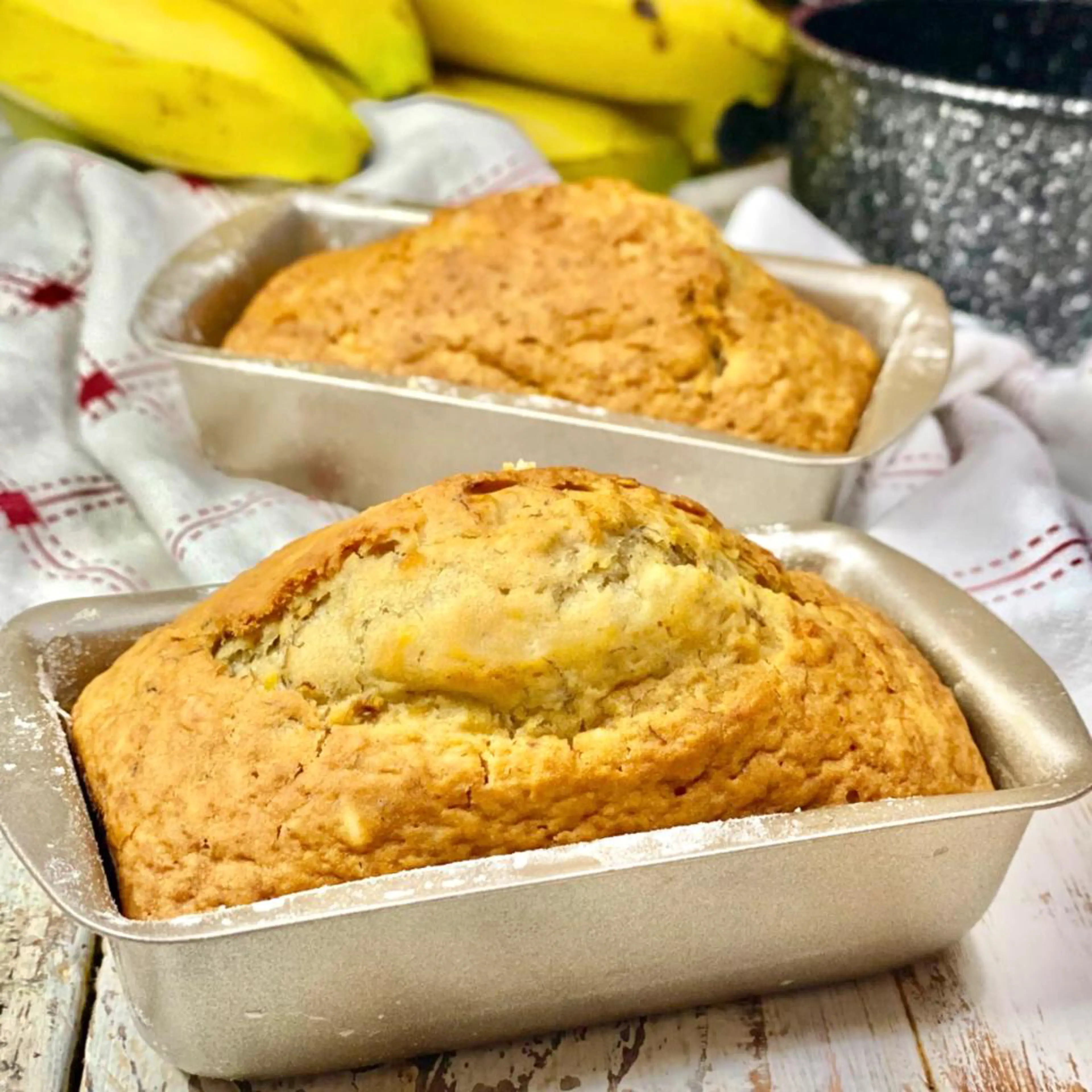 Mini loaf cakes with a hint of lemon and bananas, egg-free