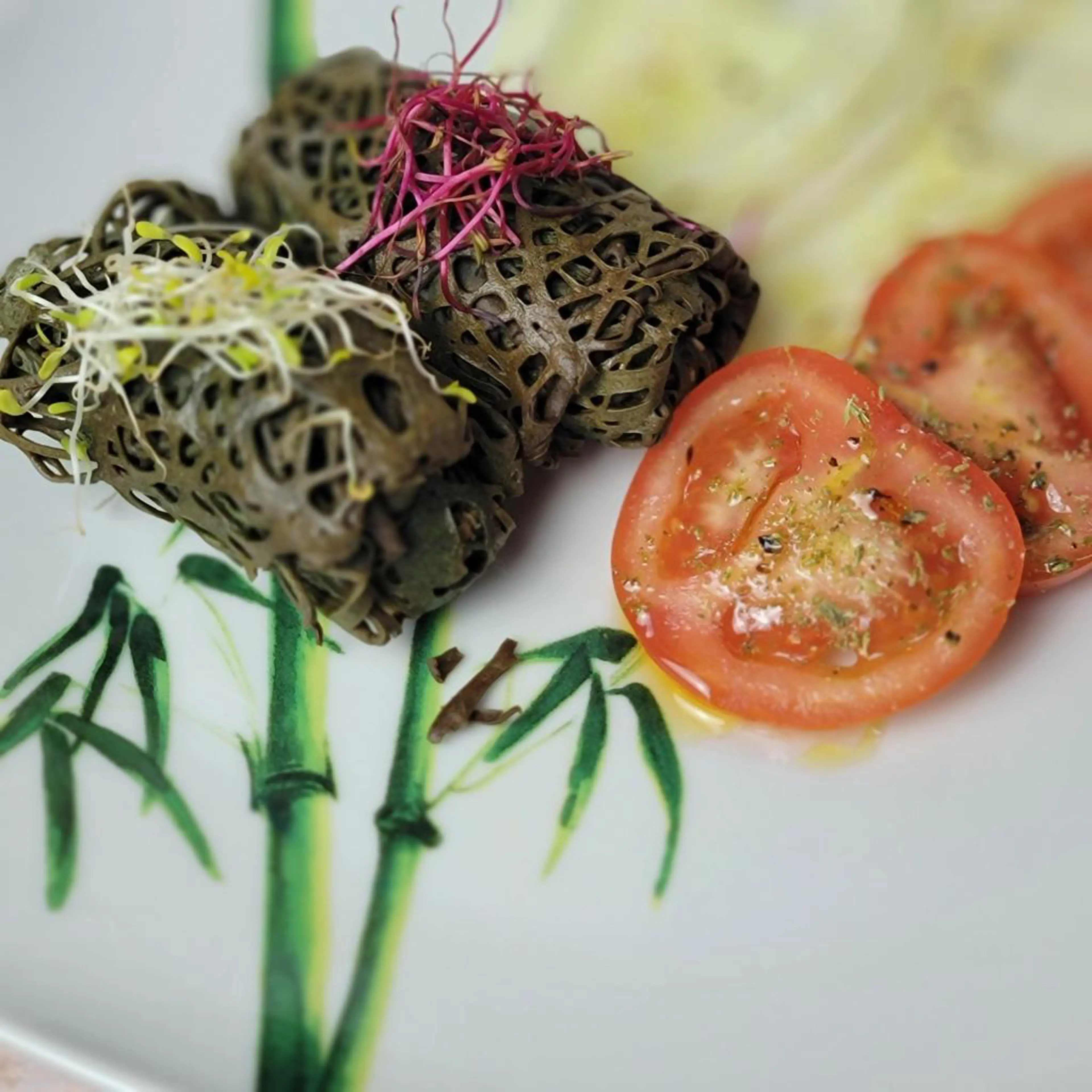 Seitan in spirulina kataifi
