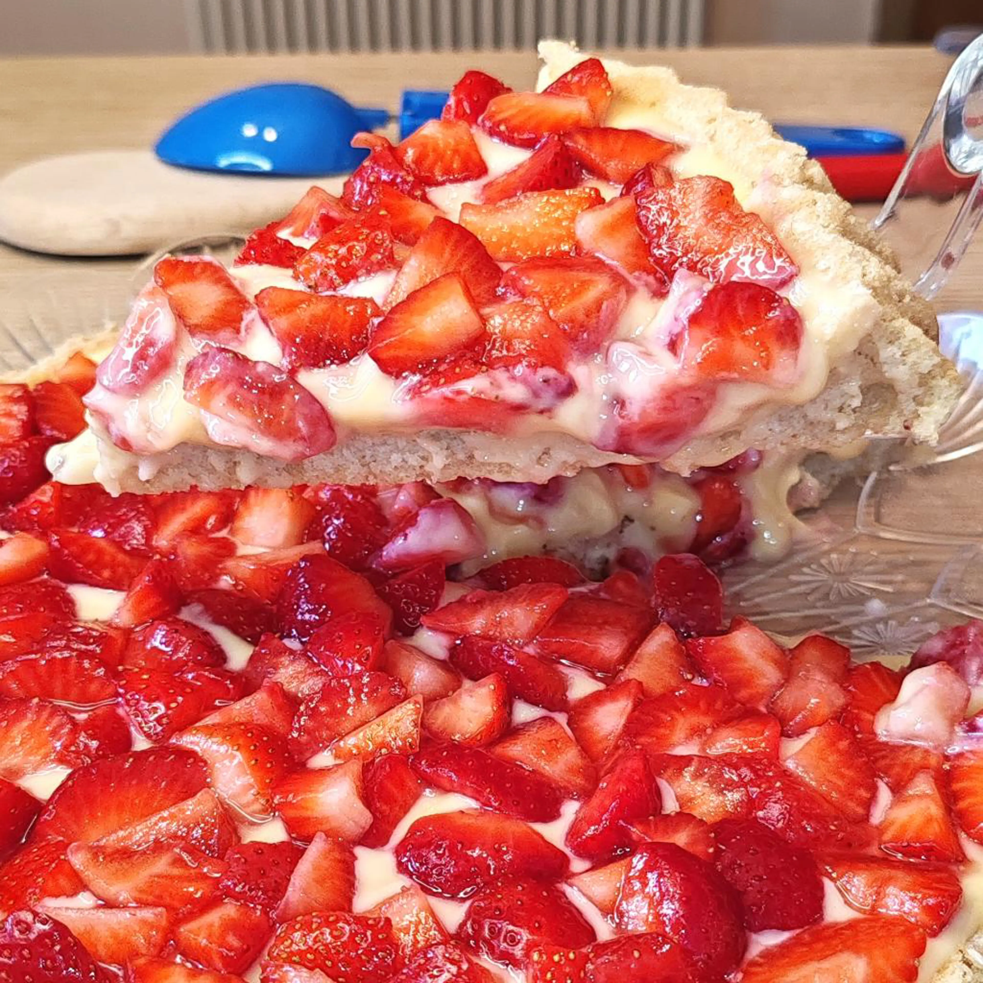 Soft strawberry and vanilla tart