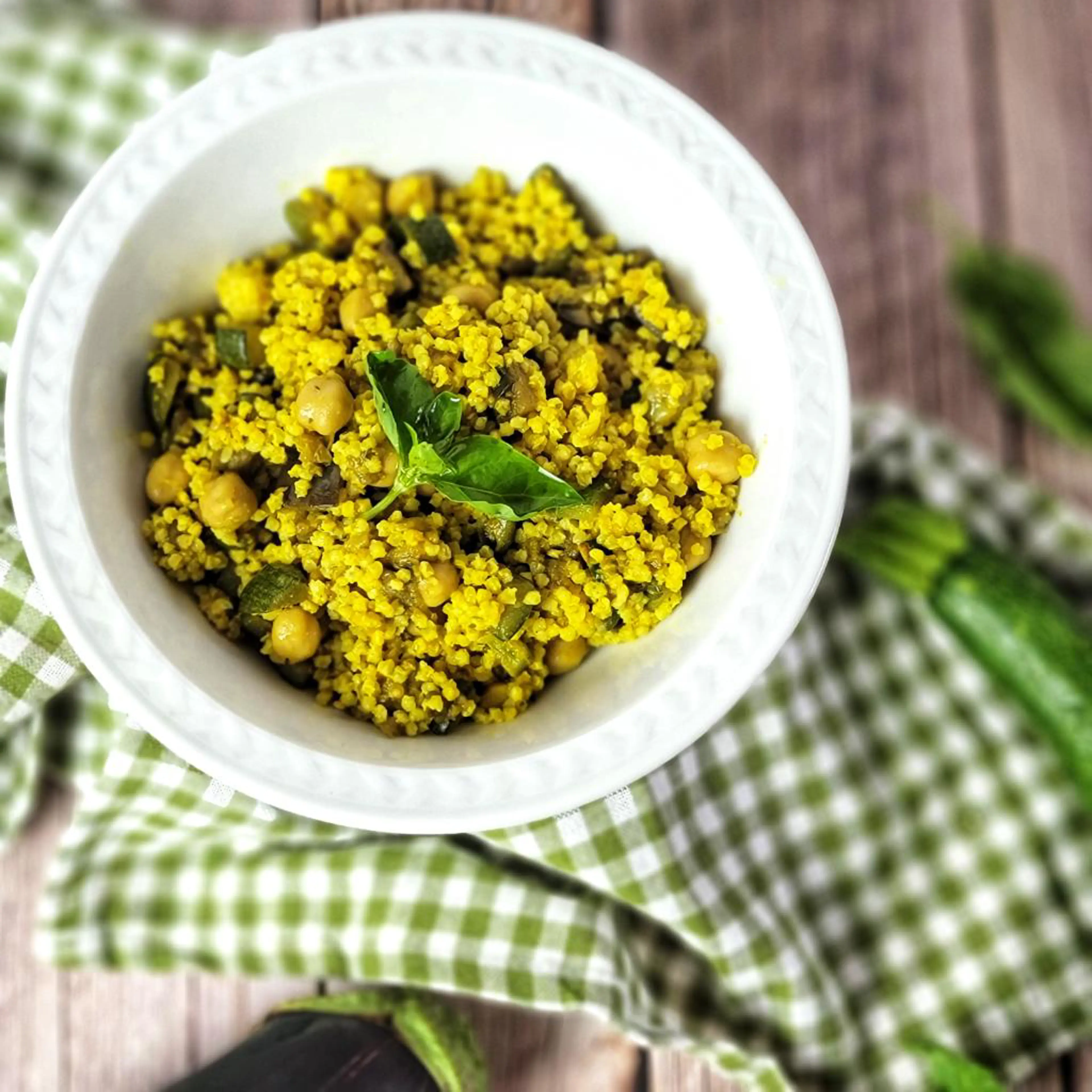 Millet with vegetables, chickpeas and curry