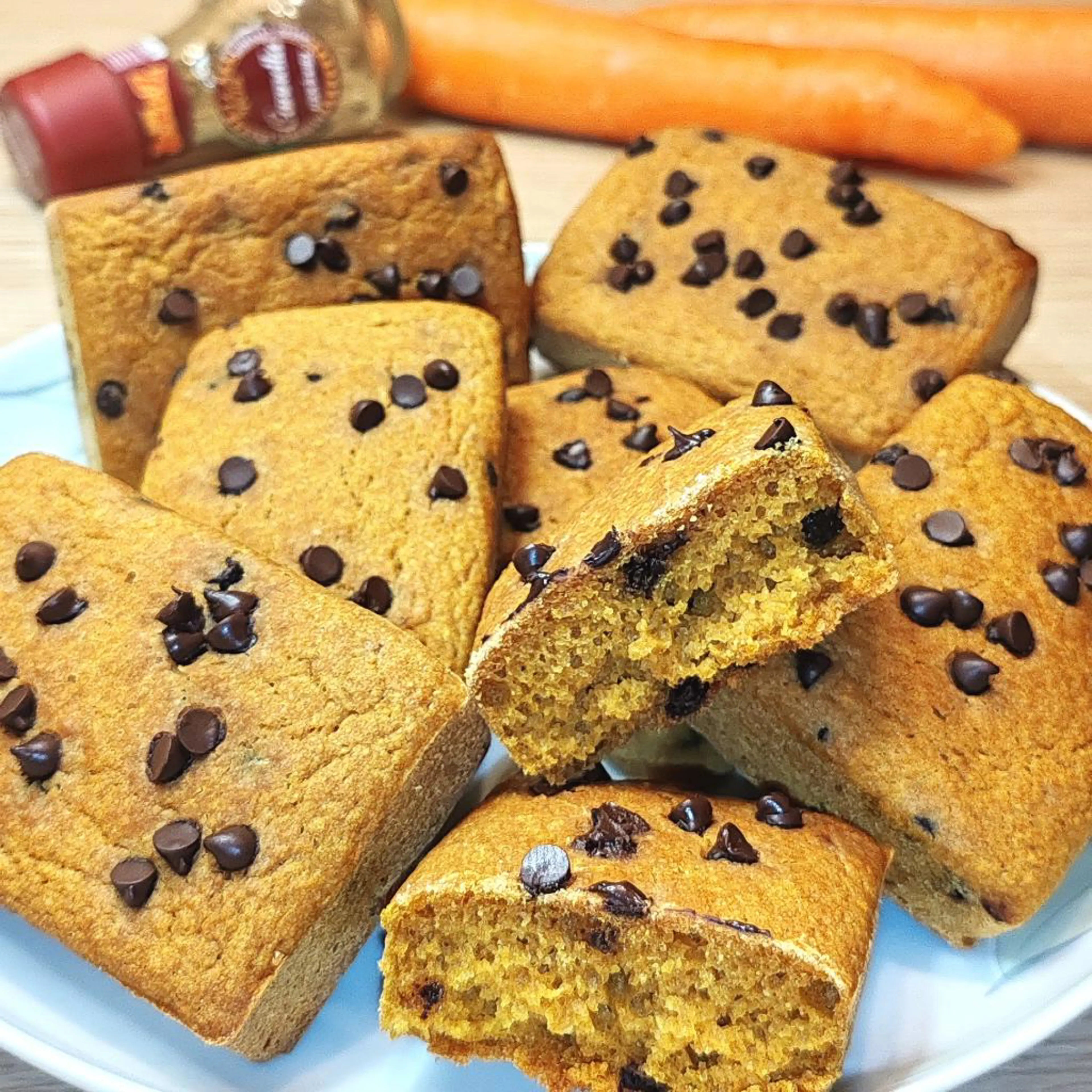 Vegane, zuckerfreie Mini-Karottenkuchen