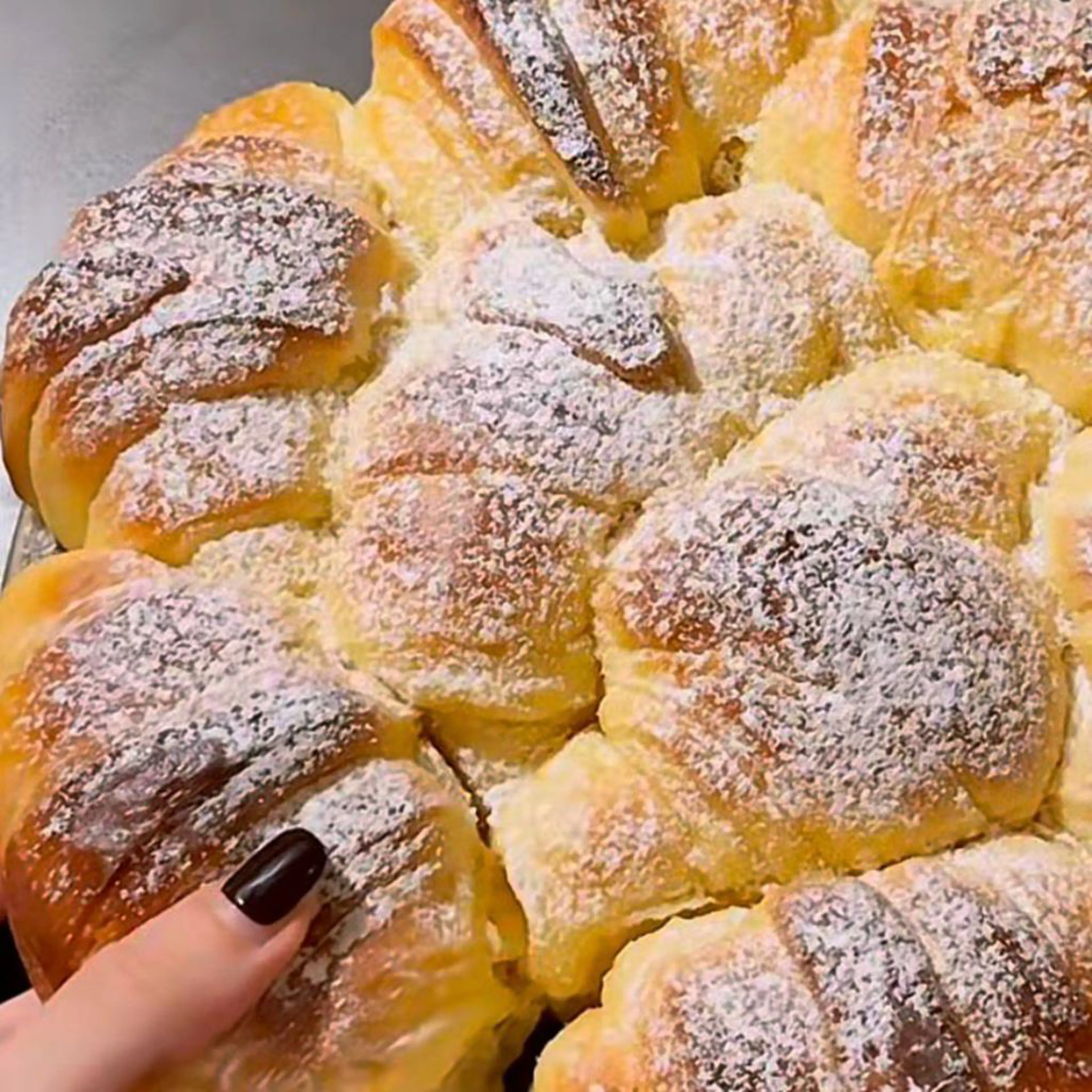 Croissant cake
