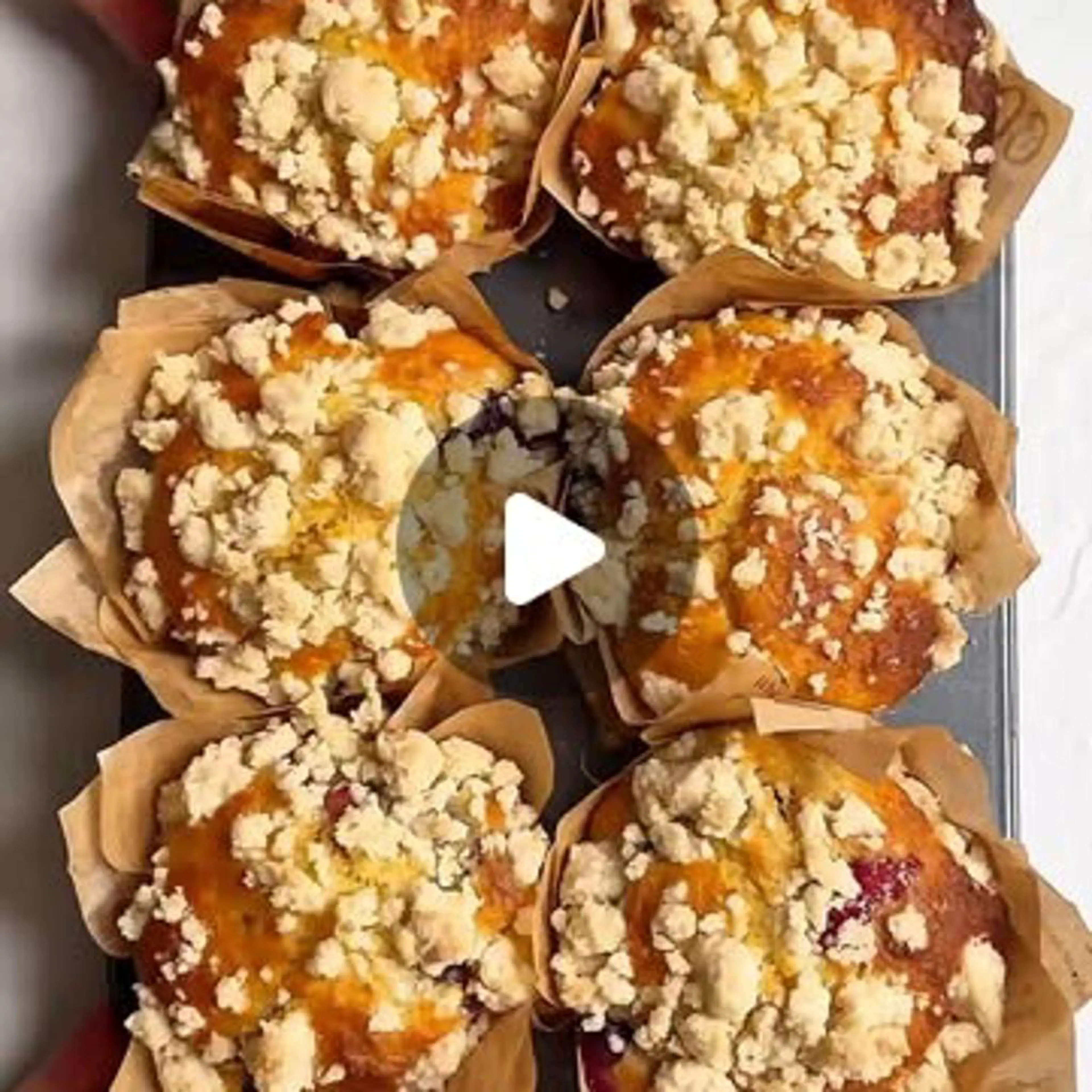 Soft Blueberry Muffins with Crumble