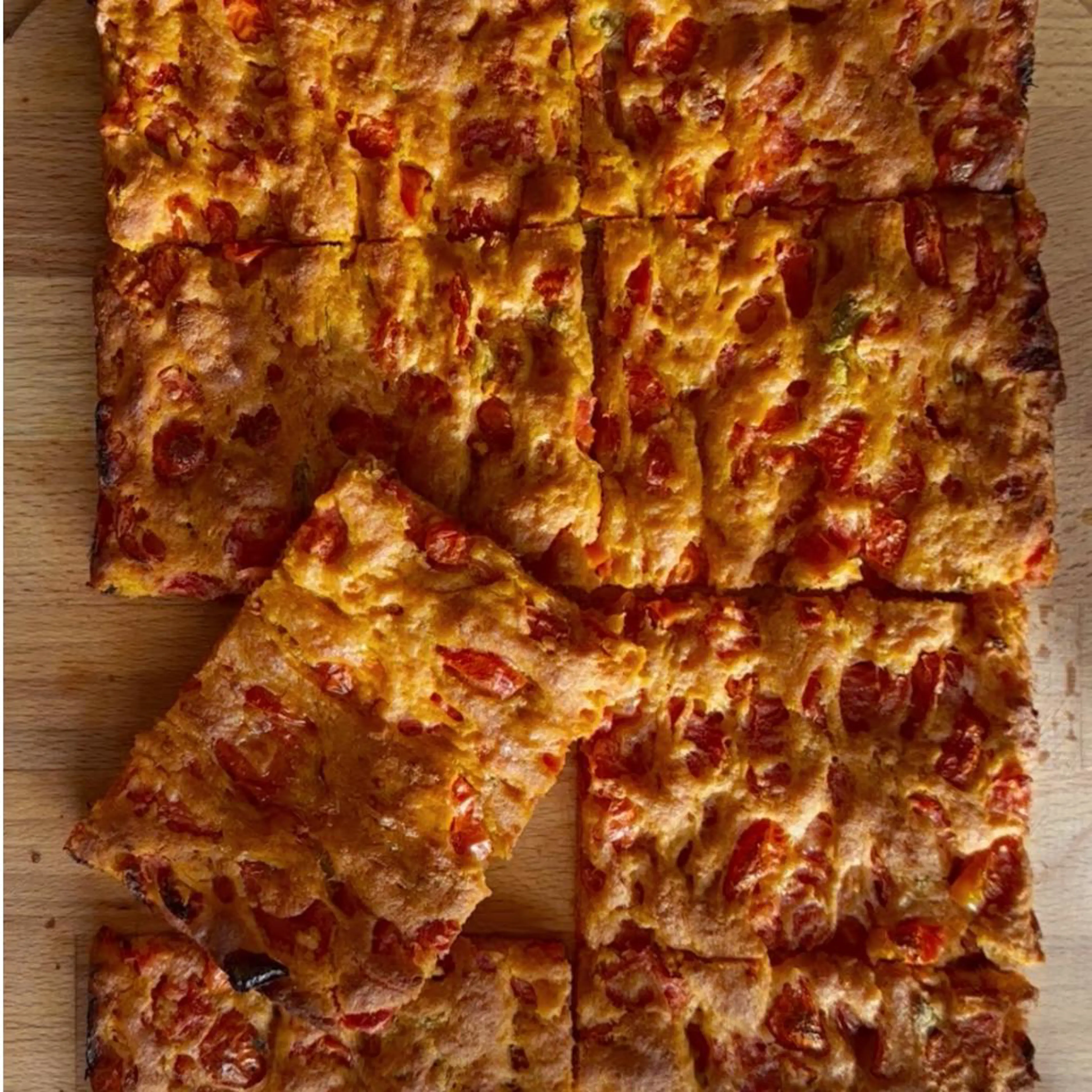 Sardinian focaccia with tomatoes
